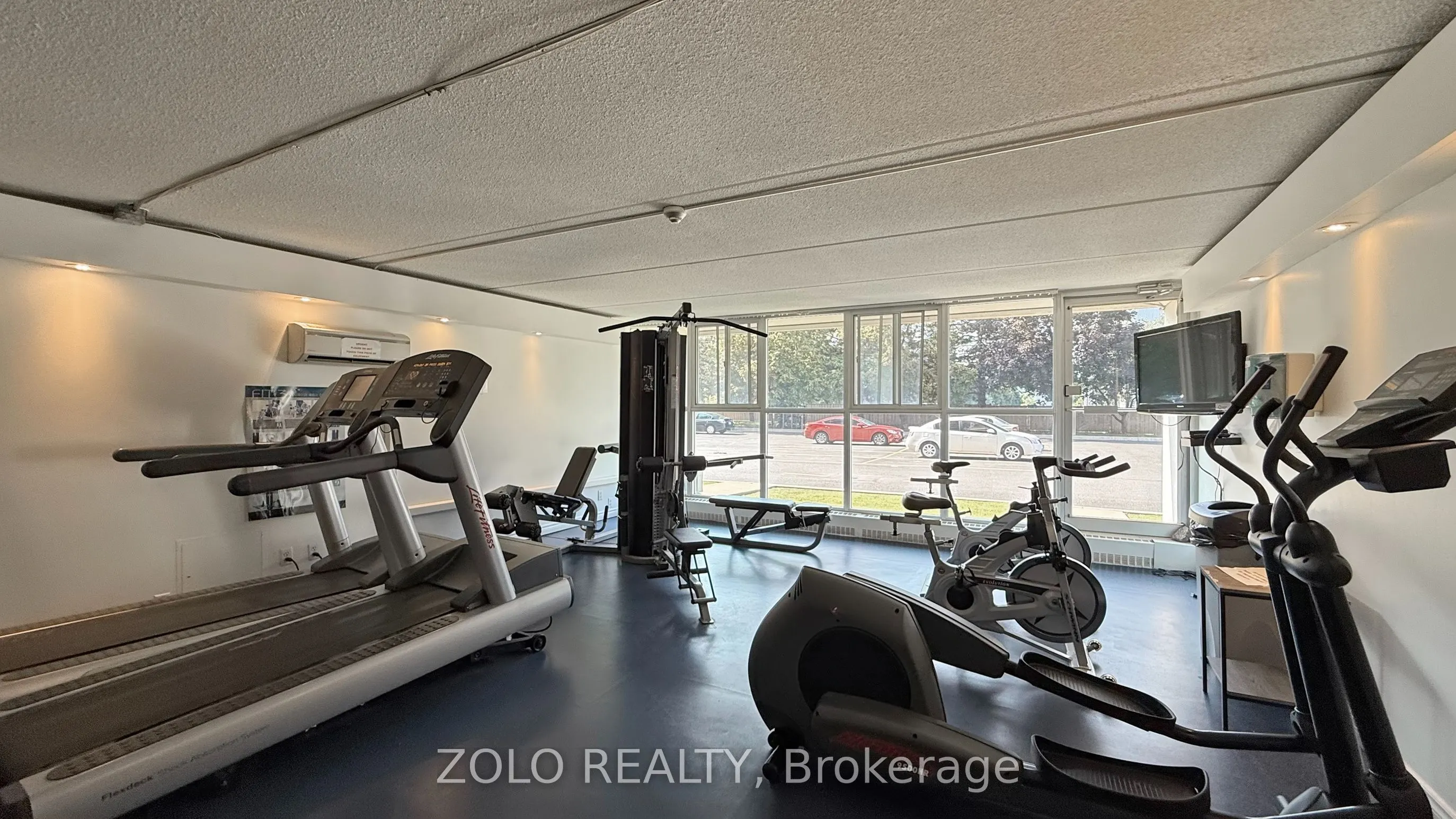 2 Glamorgan Avenue, #1015