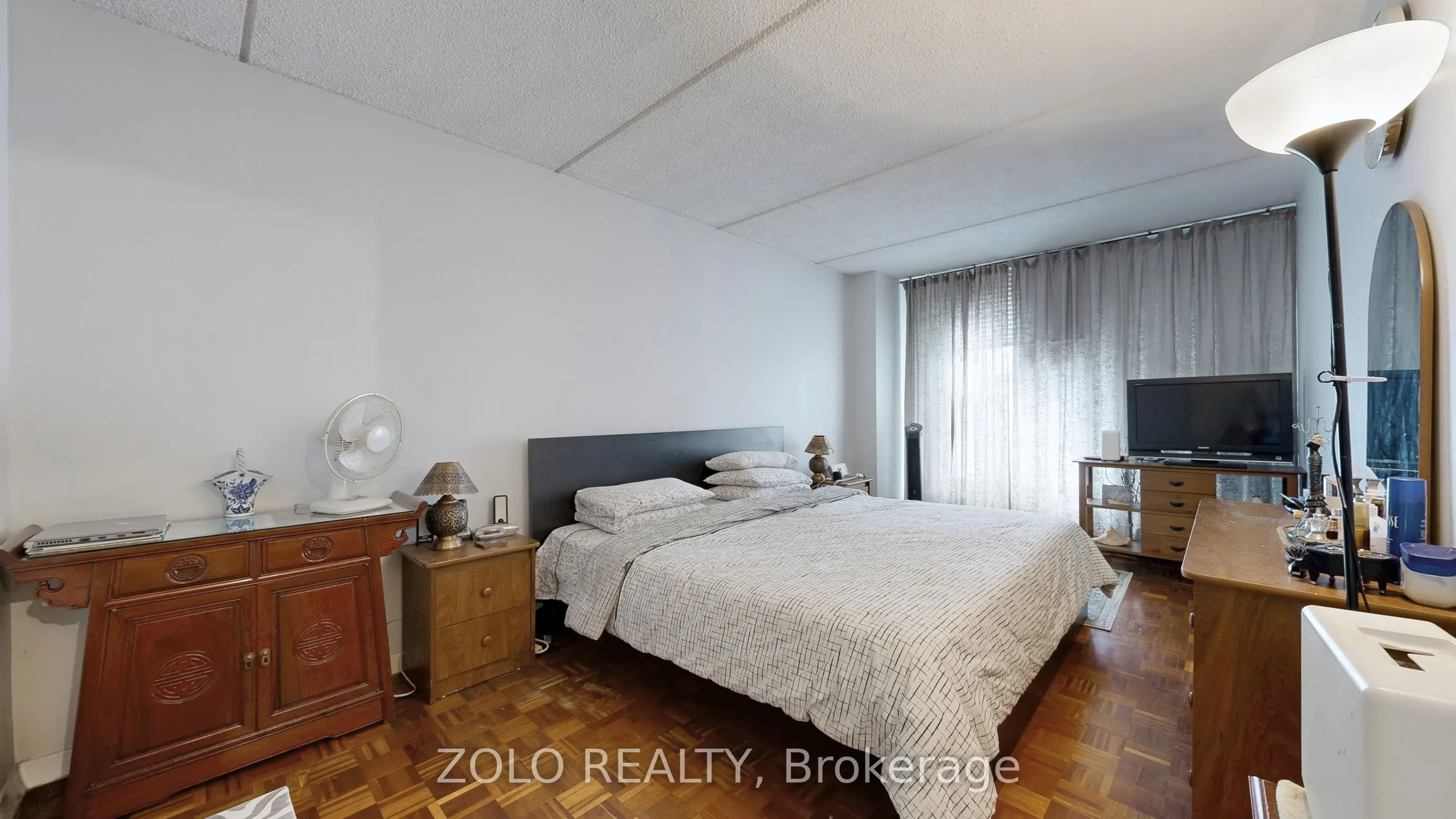 2 Glamorgan Avenue, #1015