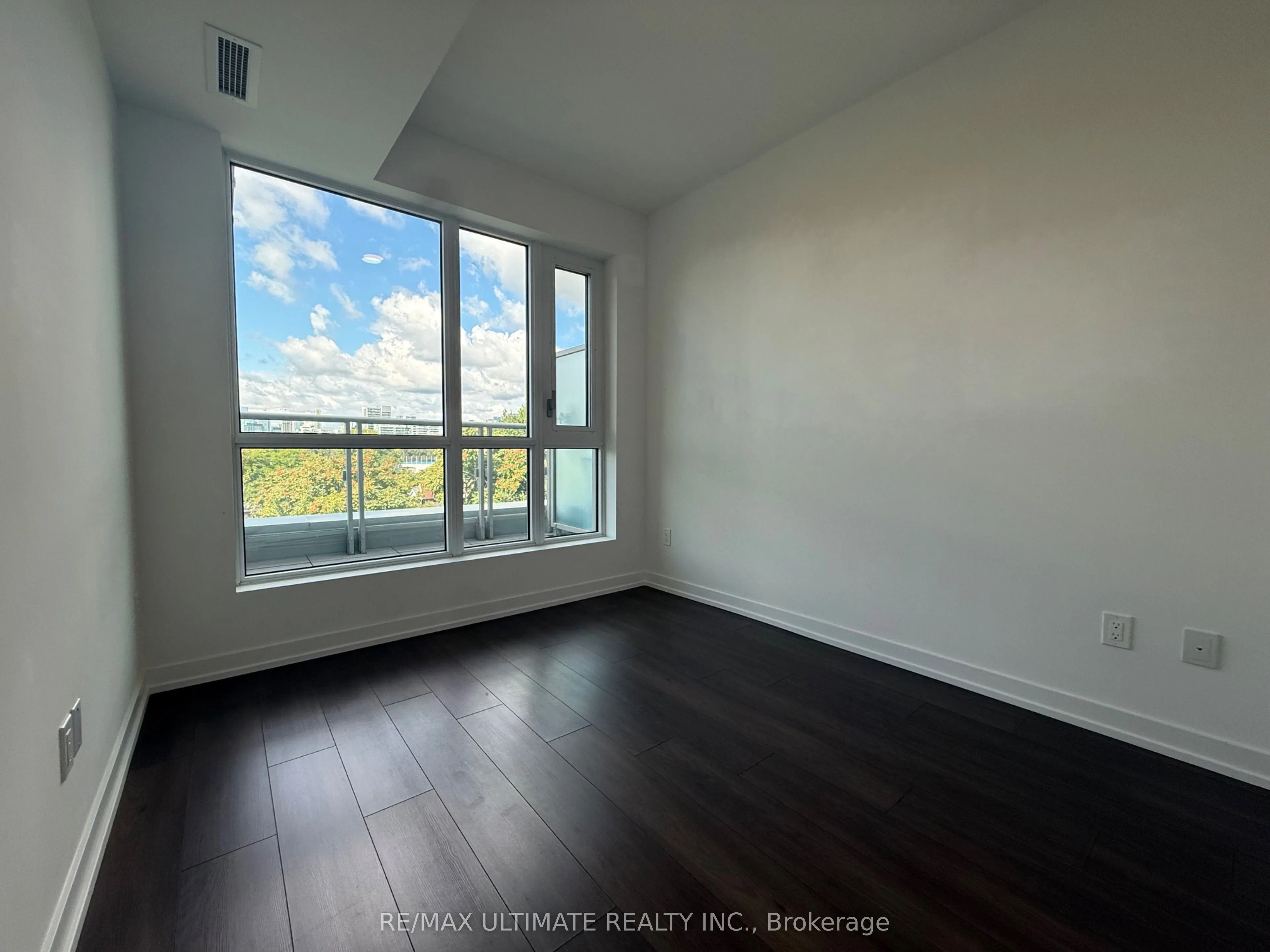 150 logan Avenue, #605