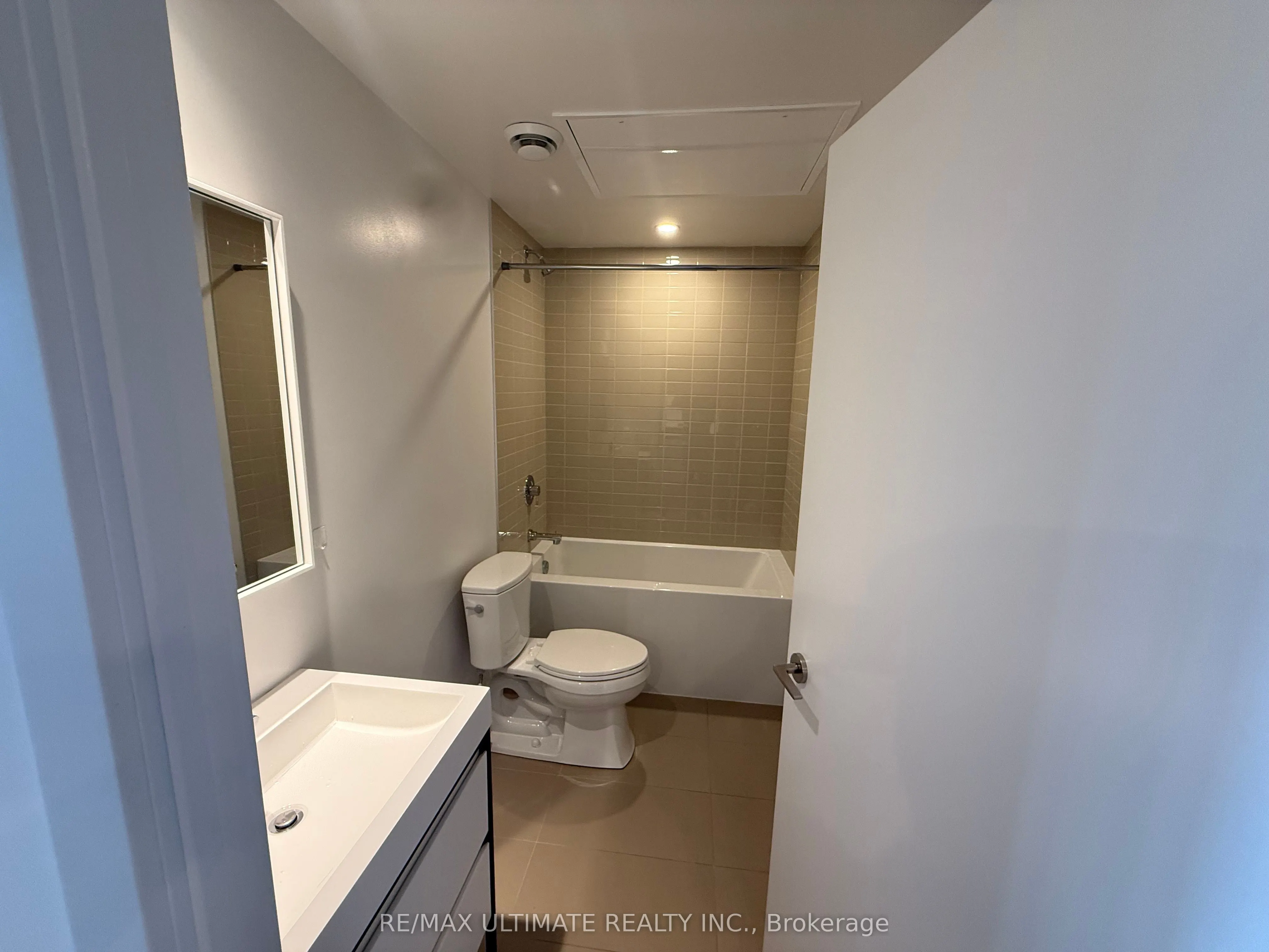 150 logan Avenue, #605