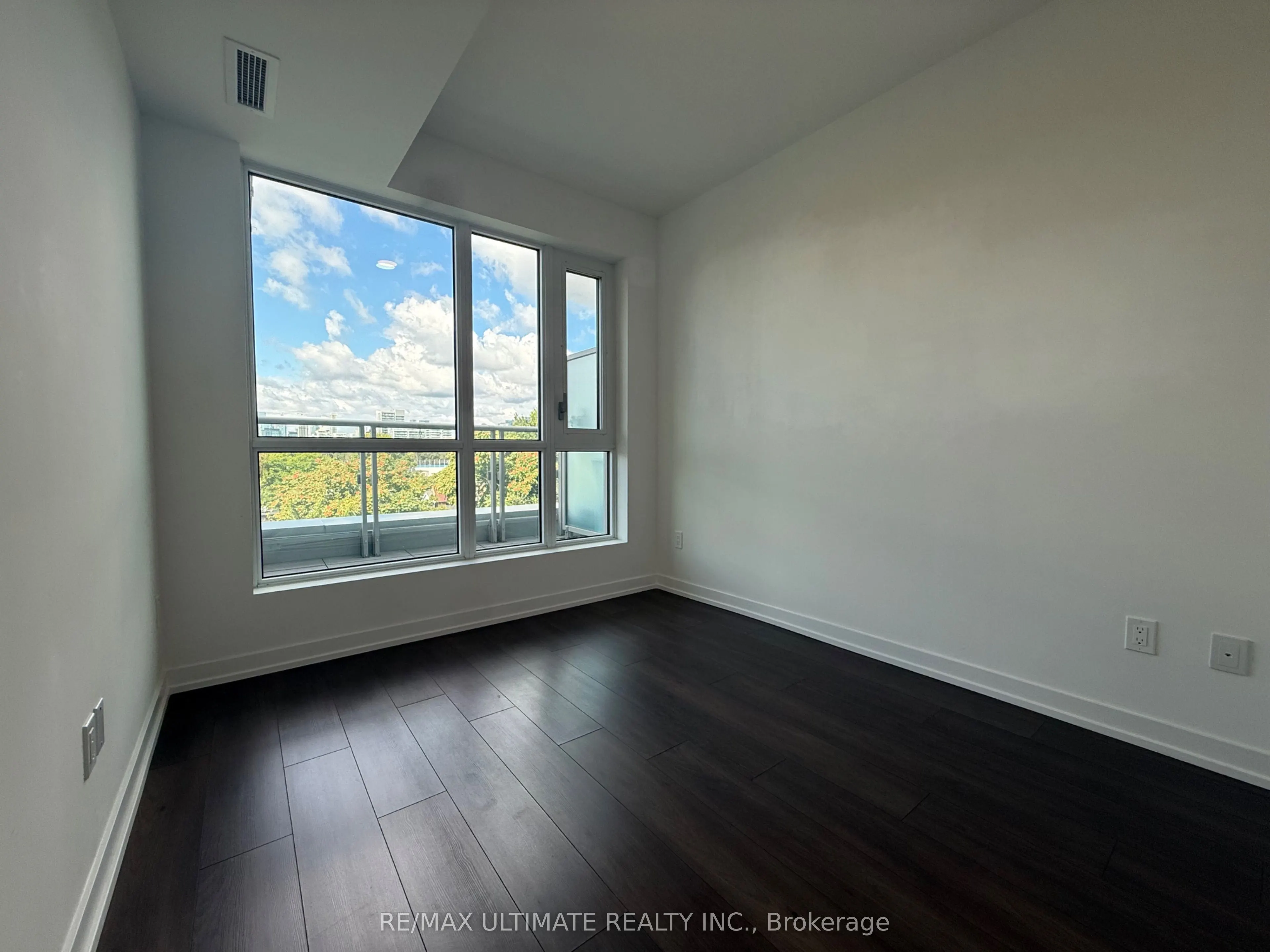 150 logan Avenue, #605
