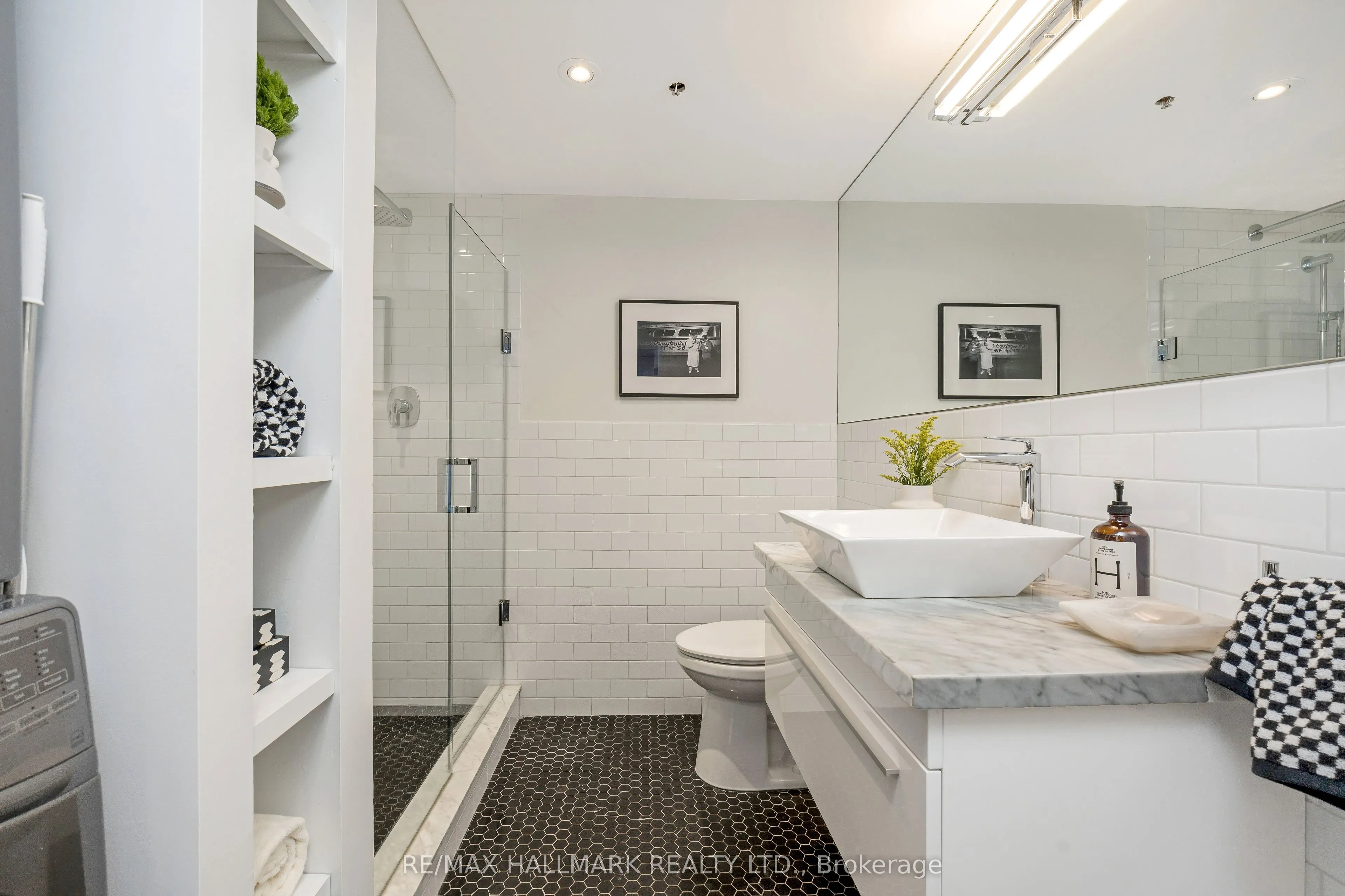 326 Carlaw Avenue, #102