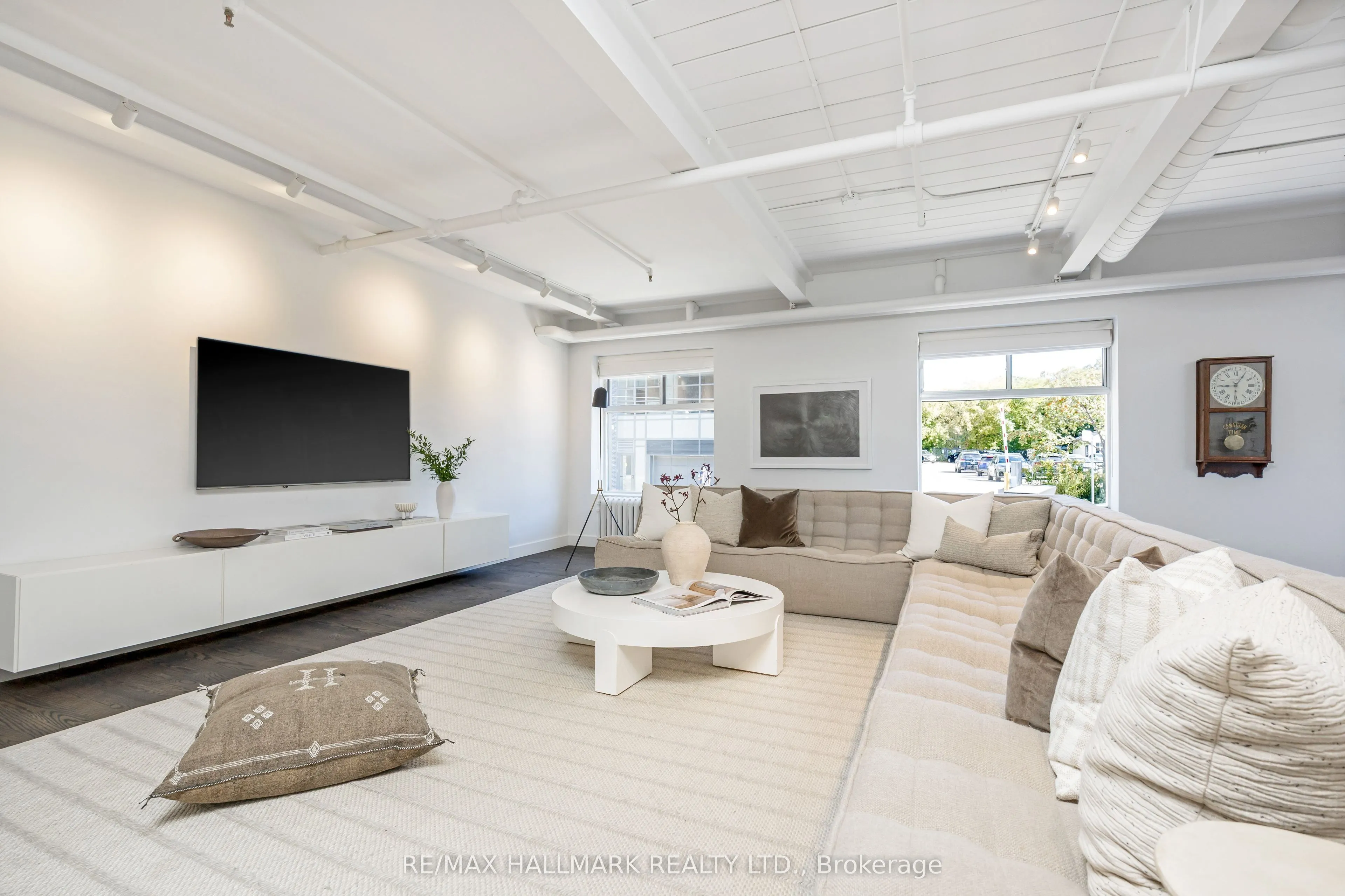 326 Carlaw Avenue, #102