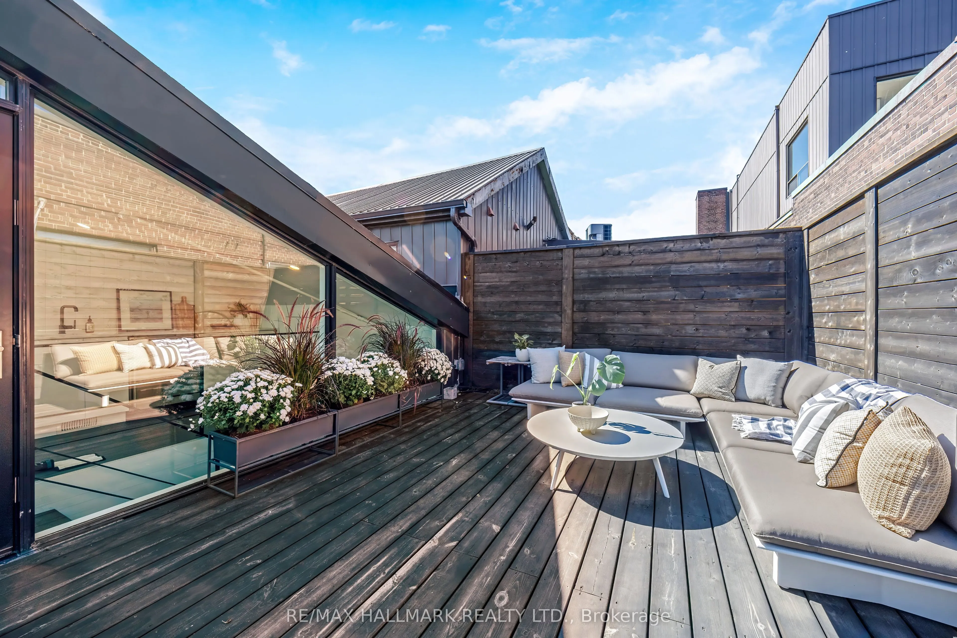 326 Carlaw Avenue, #102