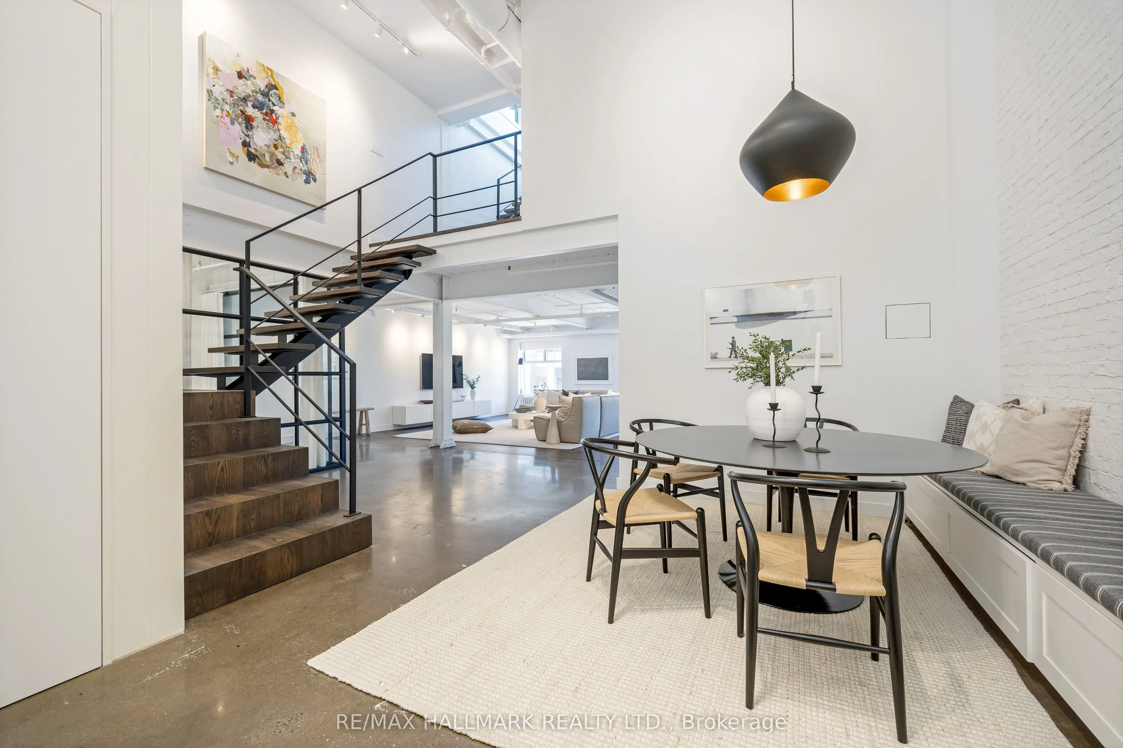326 Carlaw Avenue, #102