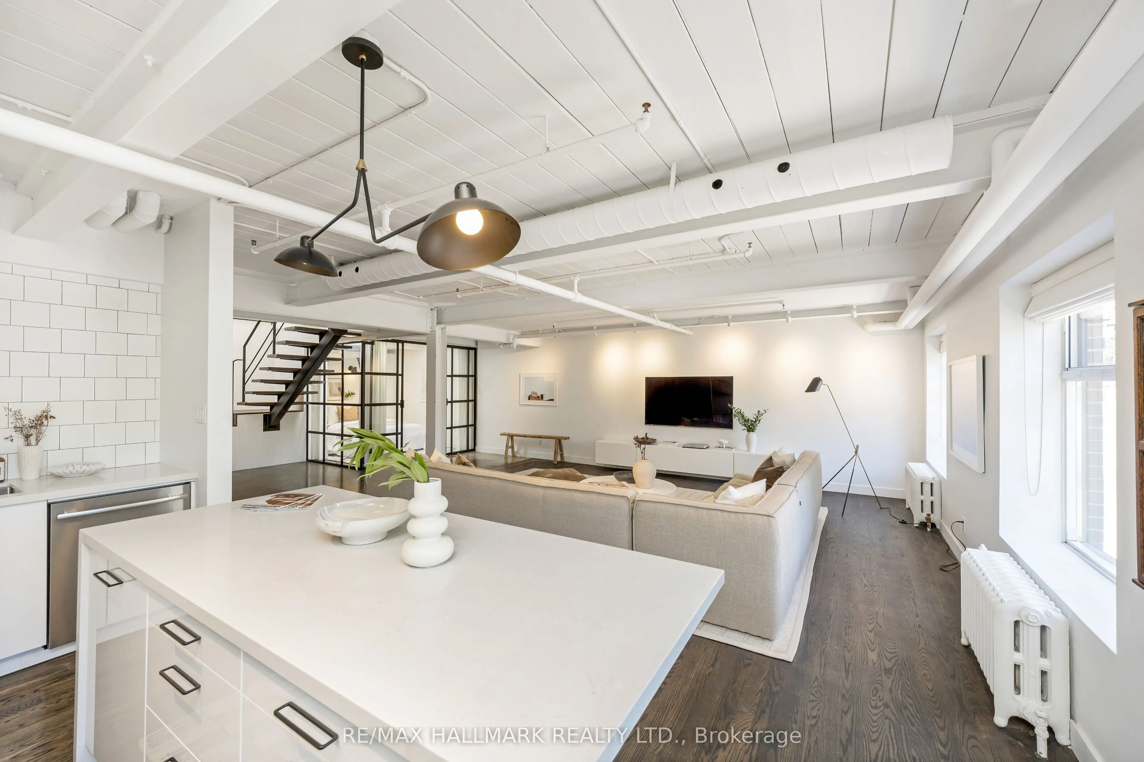 326 Carlaw Avenue, #102
