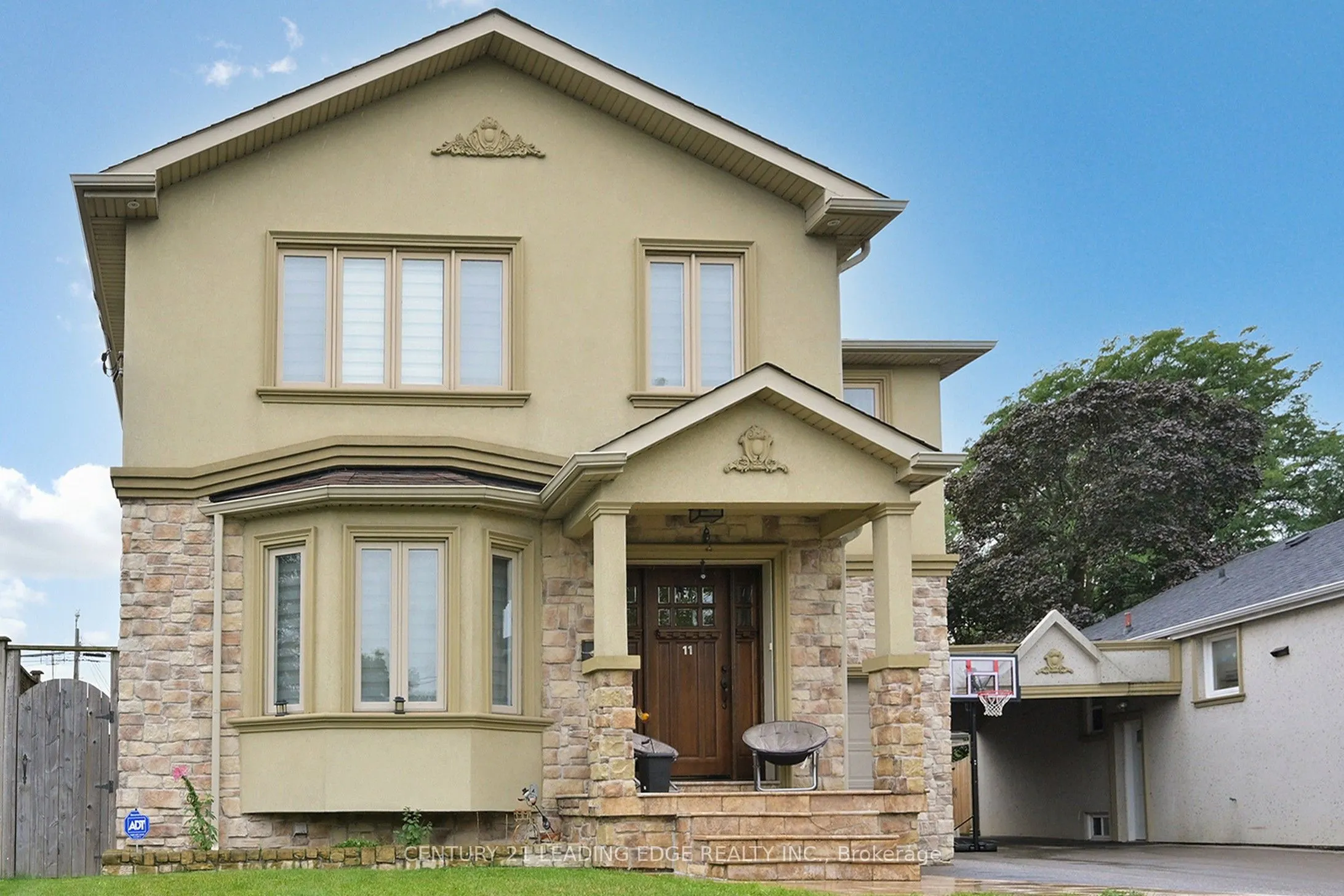 11 Bellvare Crescent