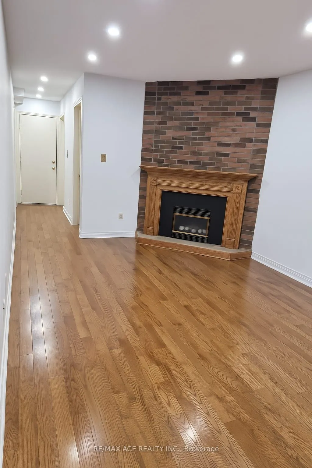 3 Springsyde Street, #Main