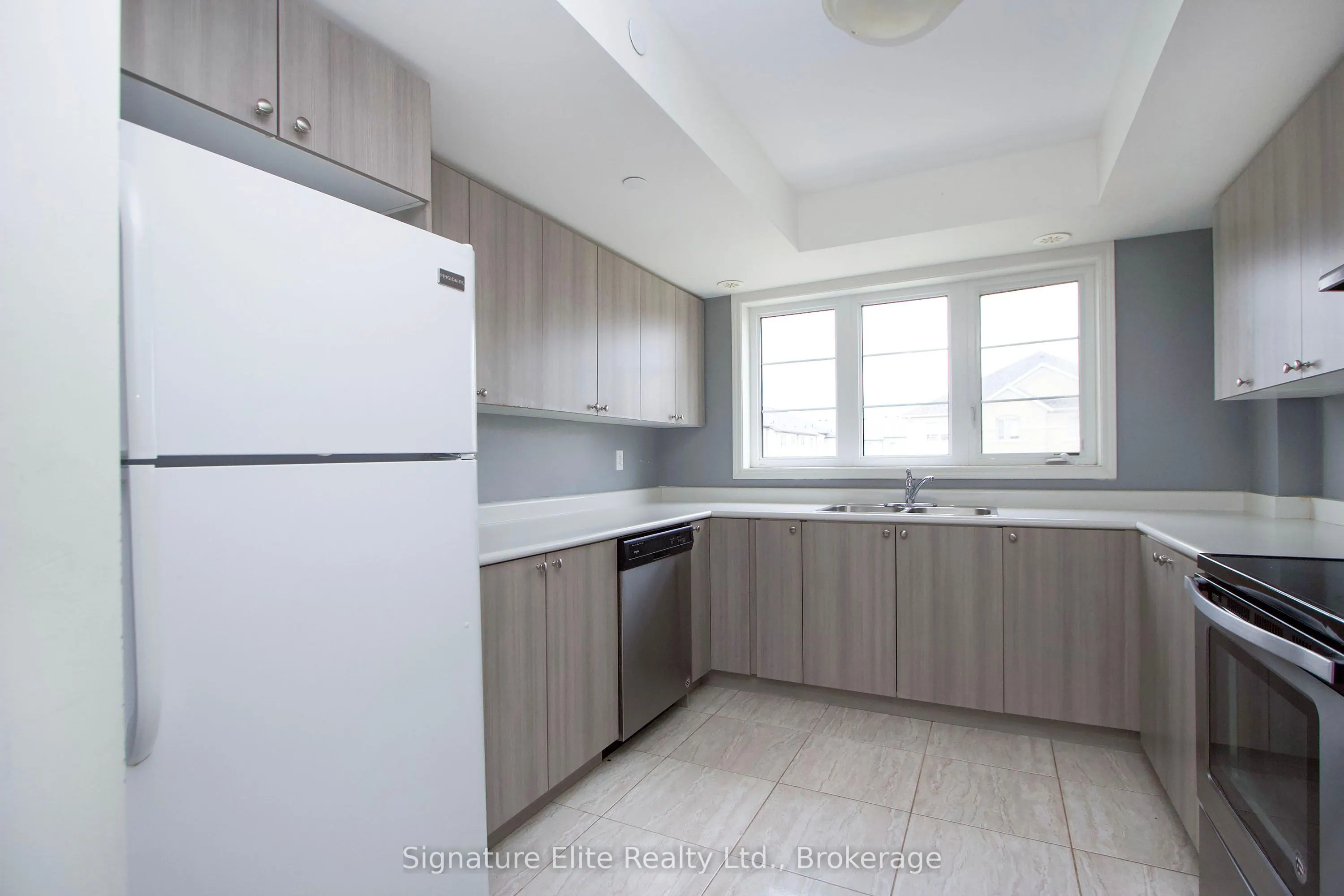 2398 Chevron Prince Path