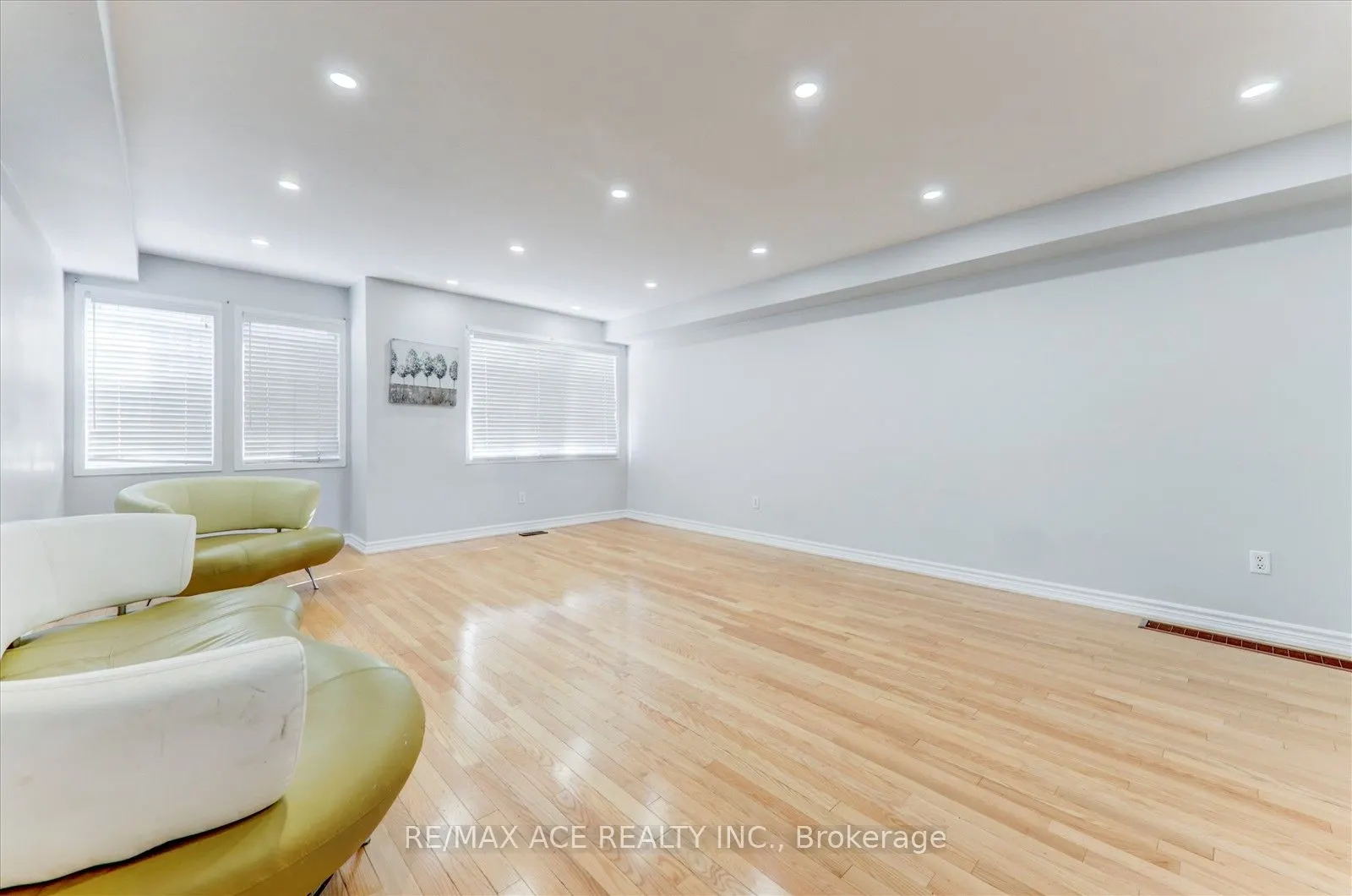 83 Huxtable Lane