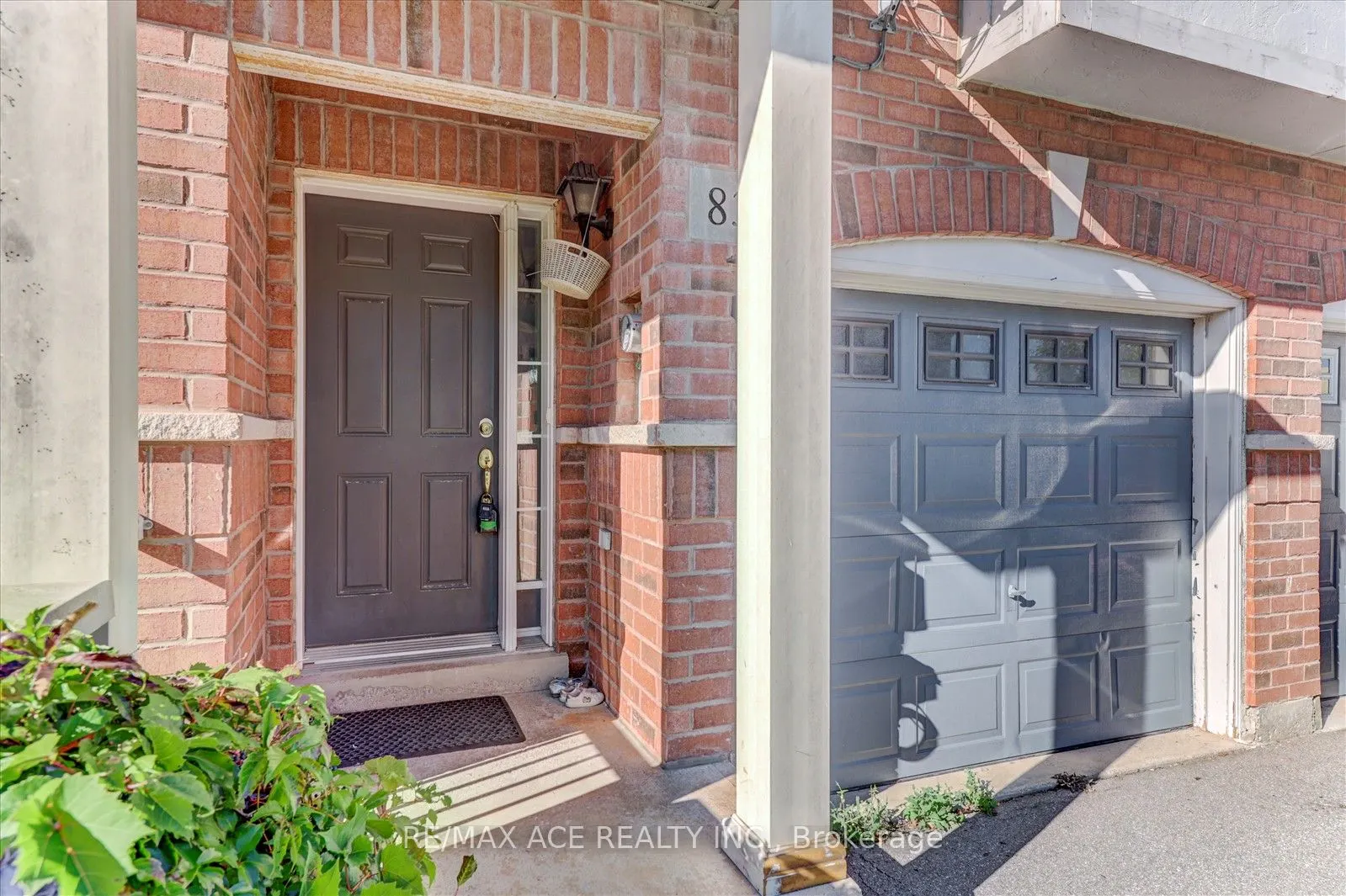 83 Huxtable Lane