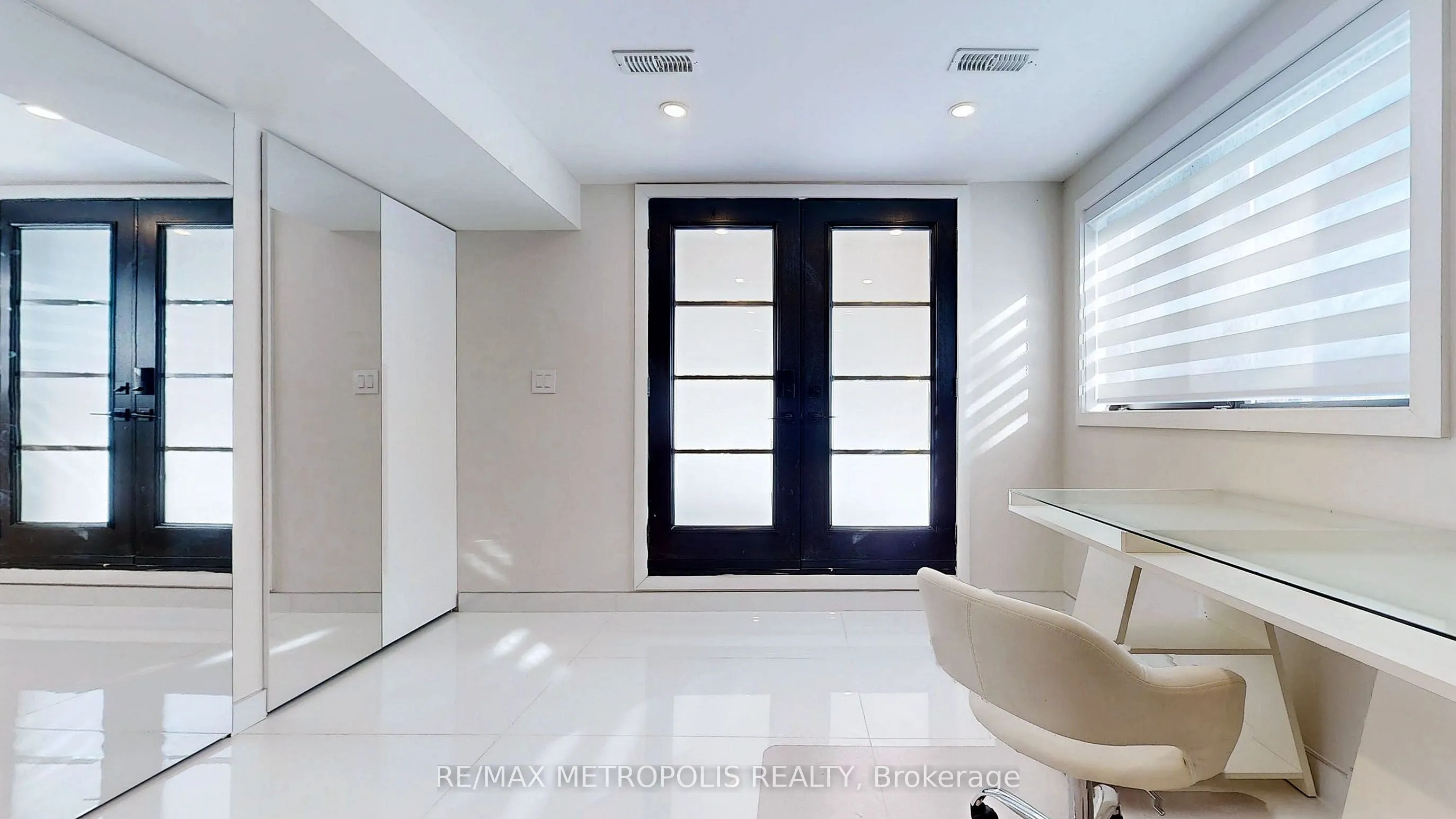 640 Lansdowne Drive, #Lower