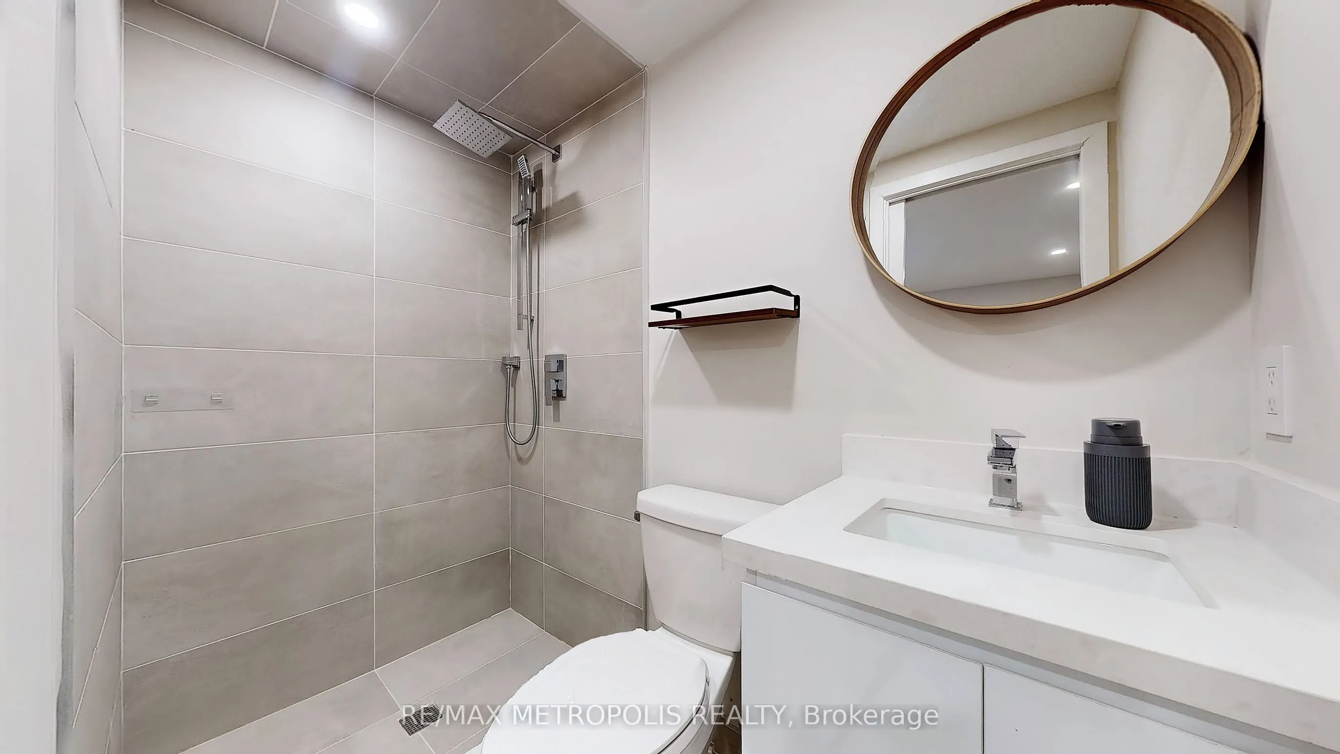 640 Lansdowne Drive, #Lower