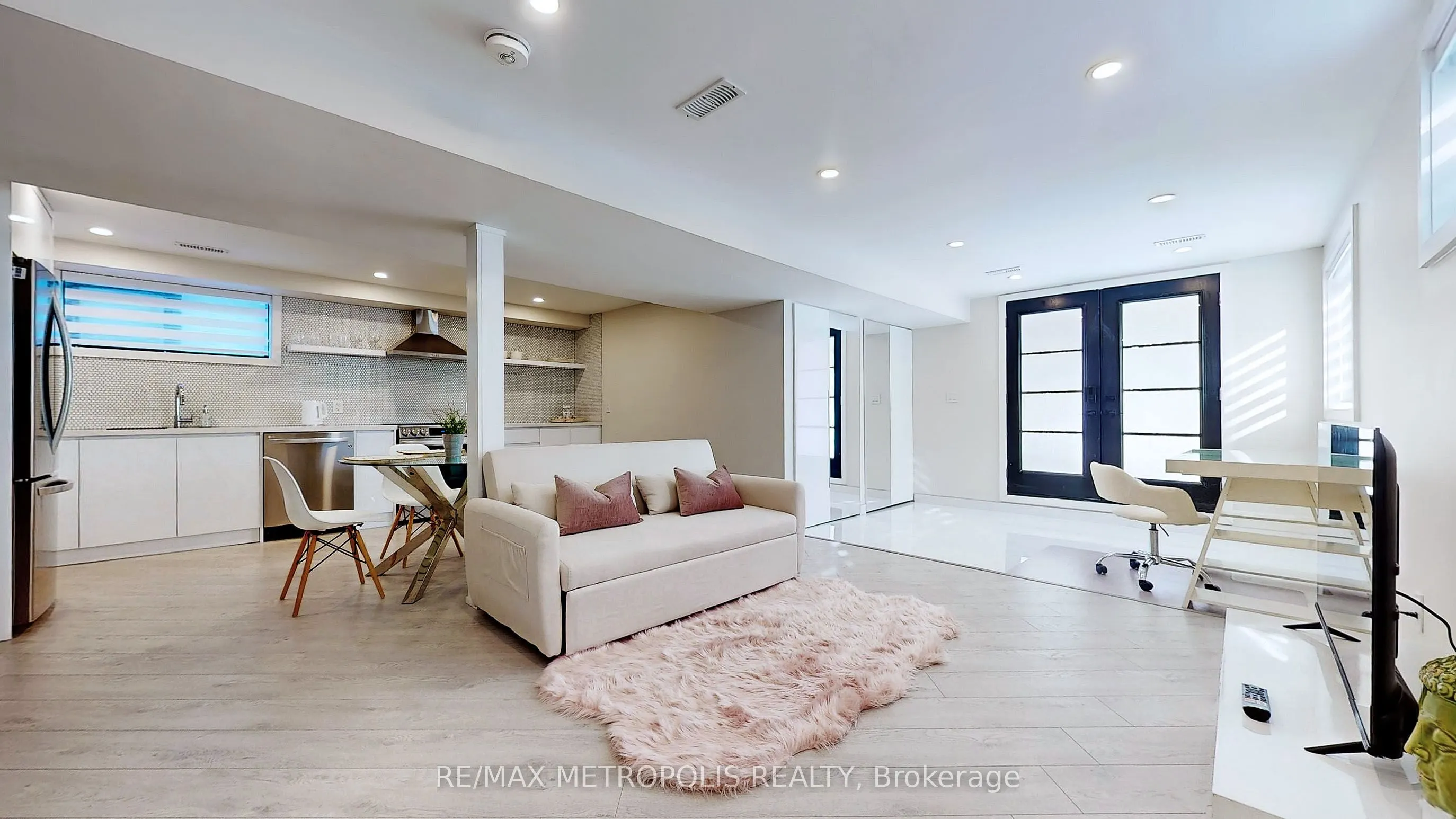 640 Lansdowne Drive, #Lower
