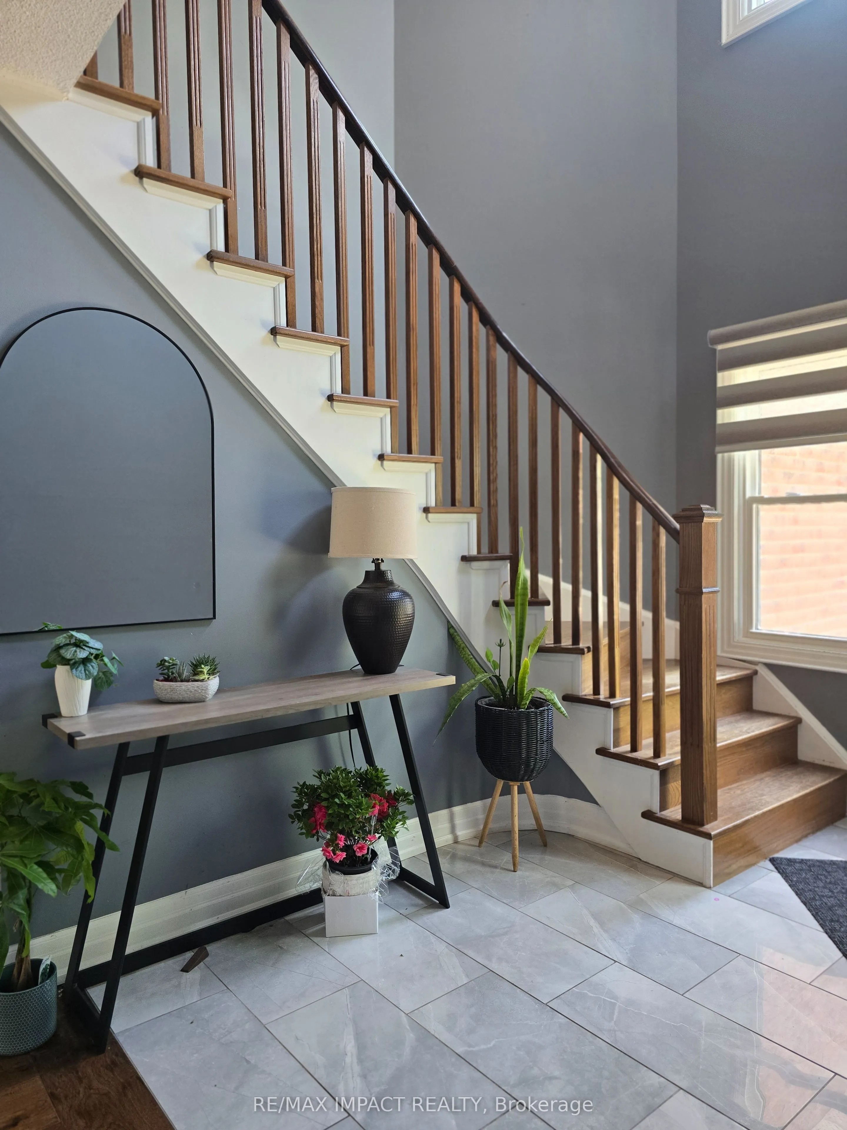28 Fairmeadow Place E