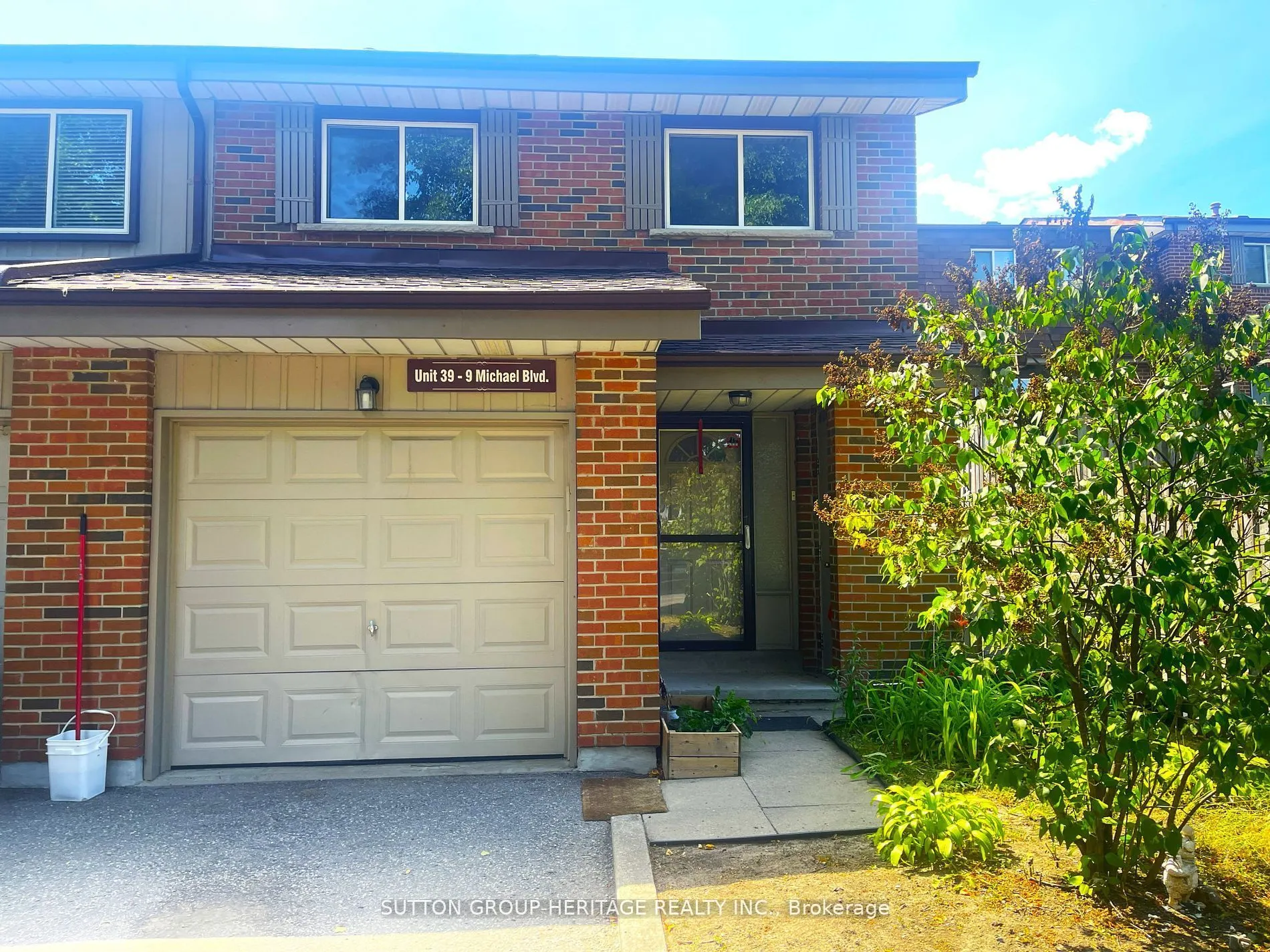 9 Michael Boulevard, #39