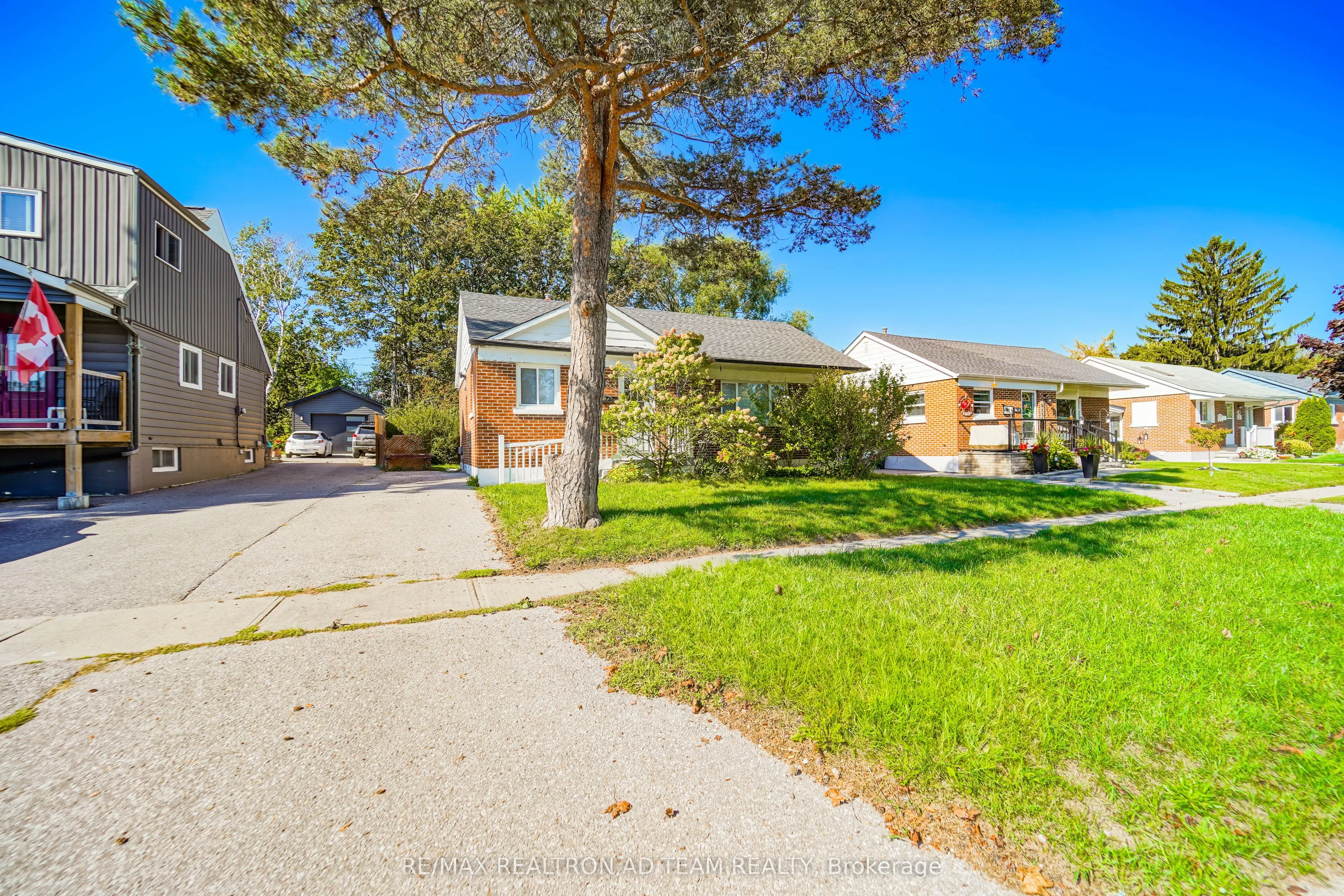 82 Admiral Road