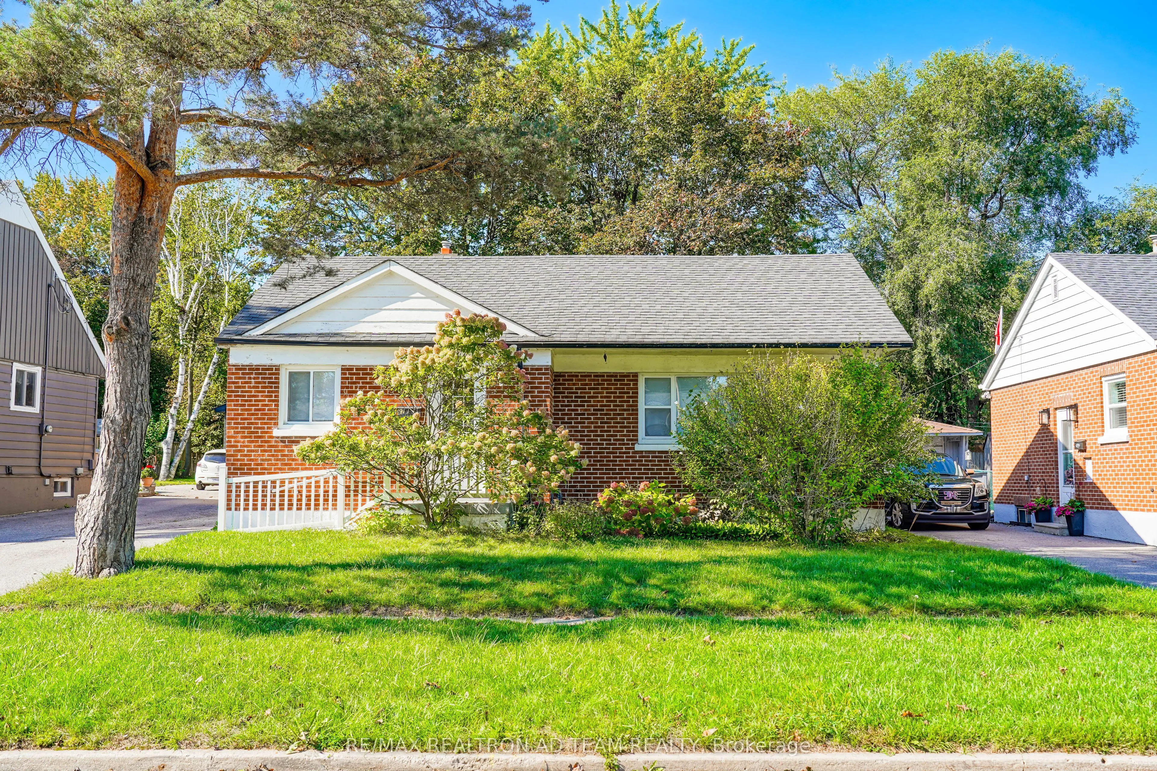 82 Admiral Road