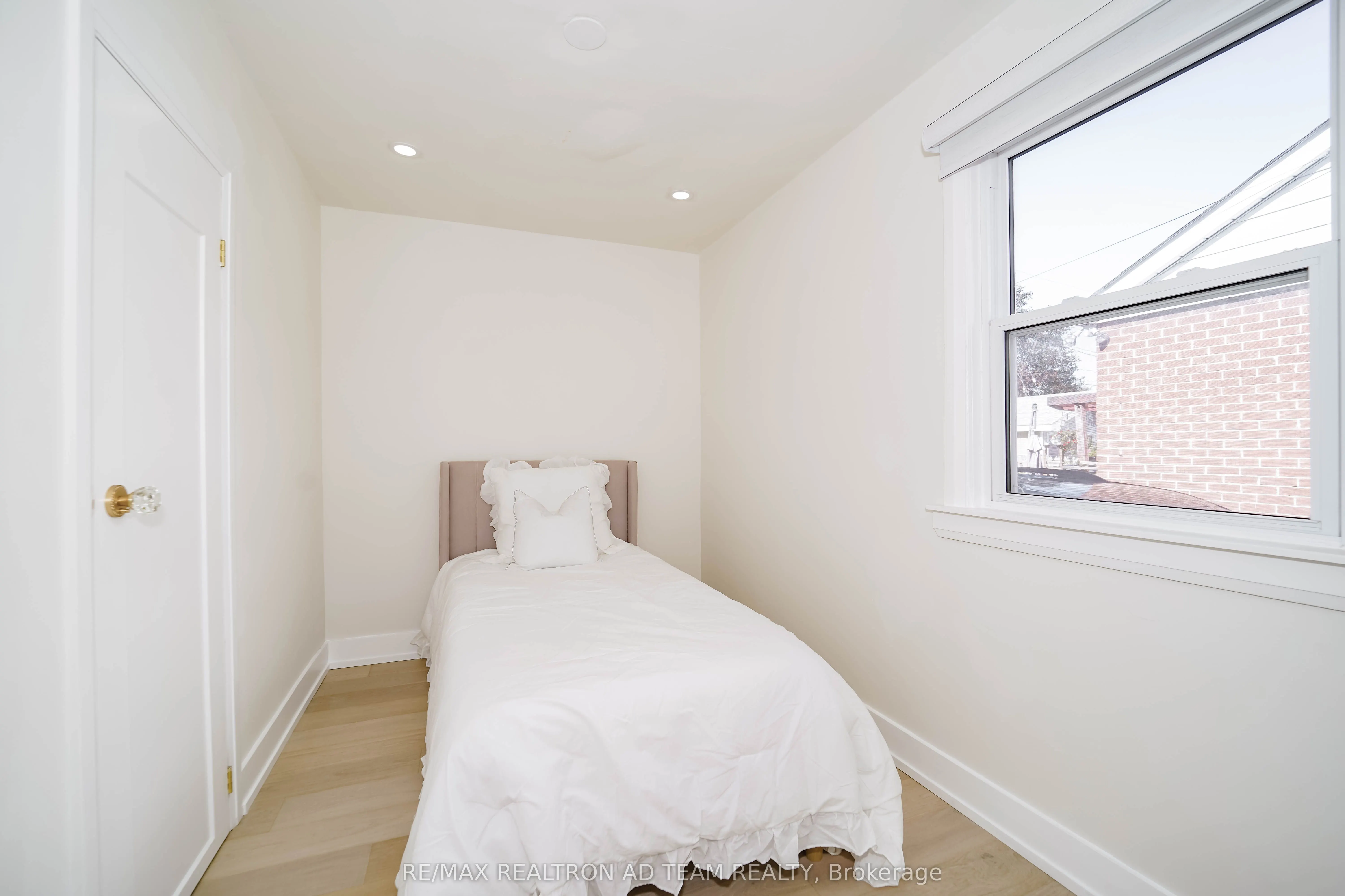 82 Admiral Road