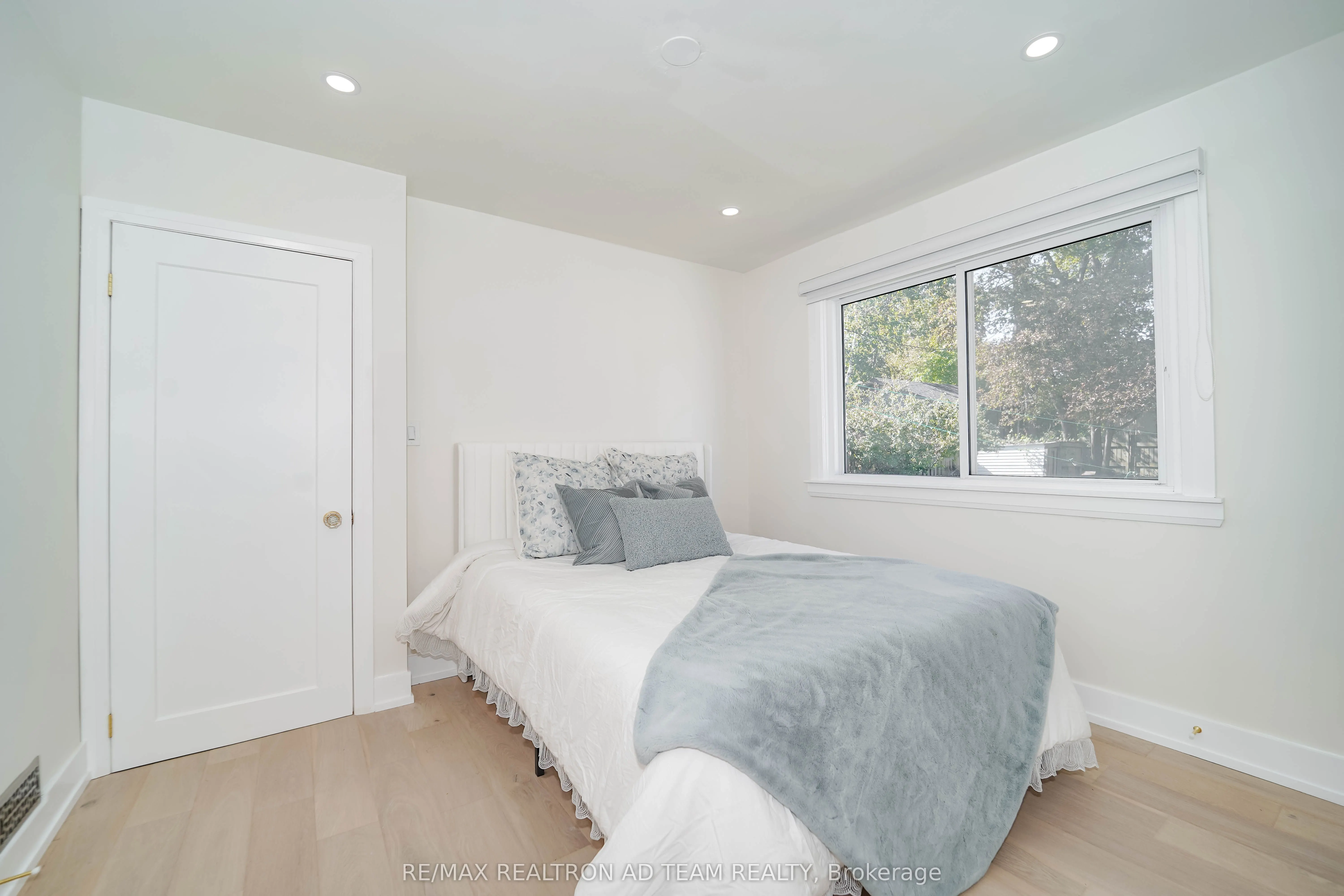 82 Admiral Road