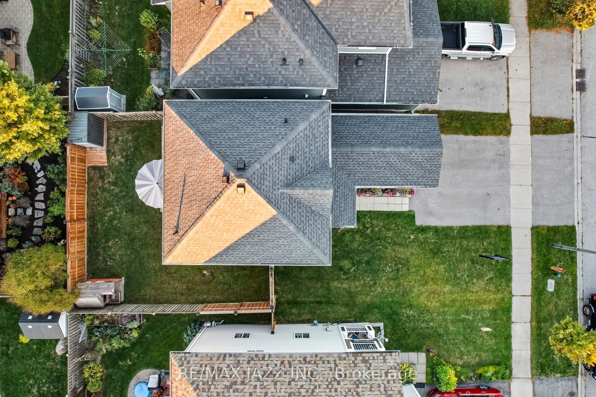 16 Carveth Crescent