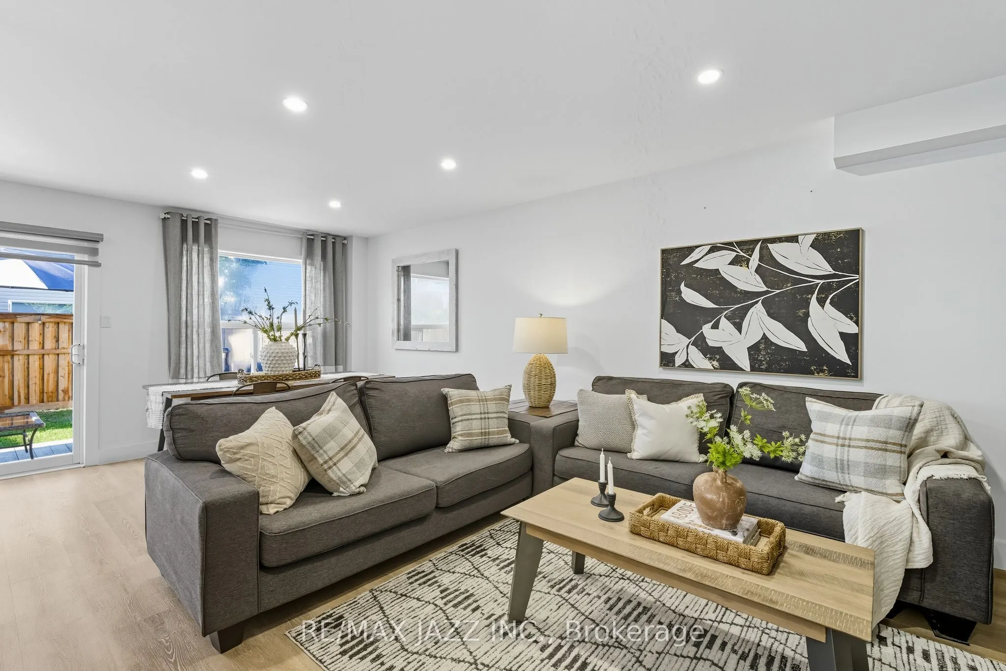 16 Carveth Crescent
