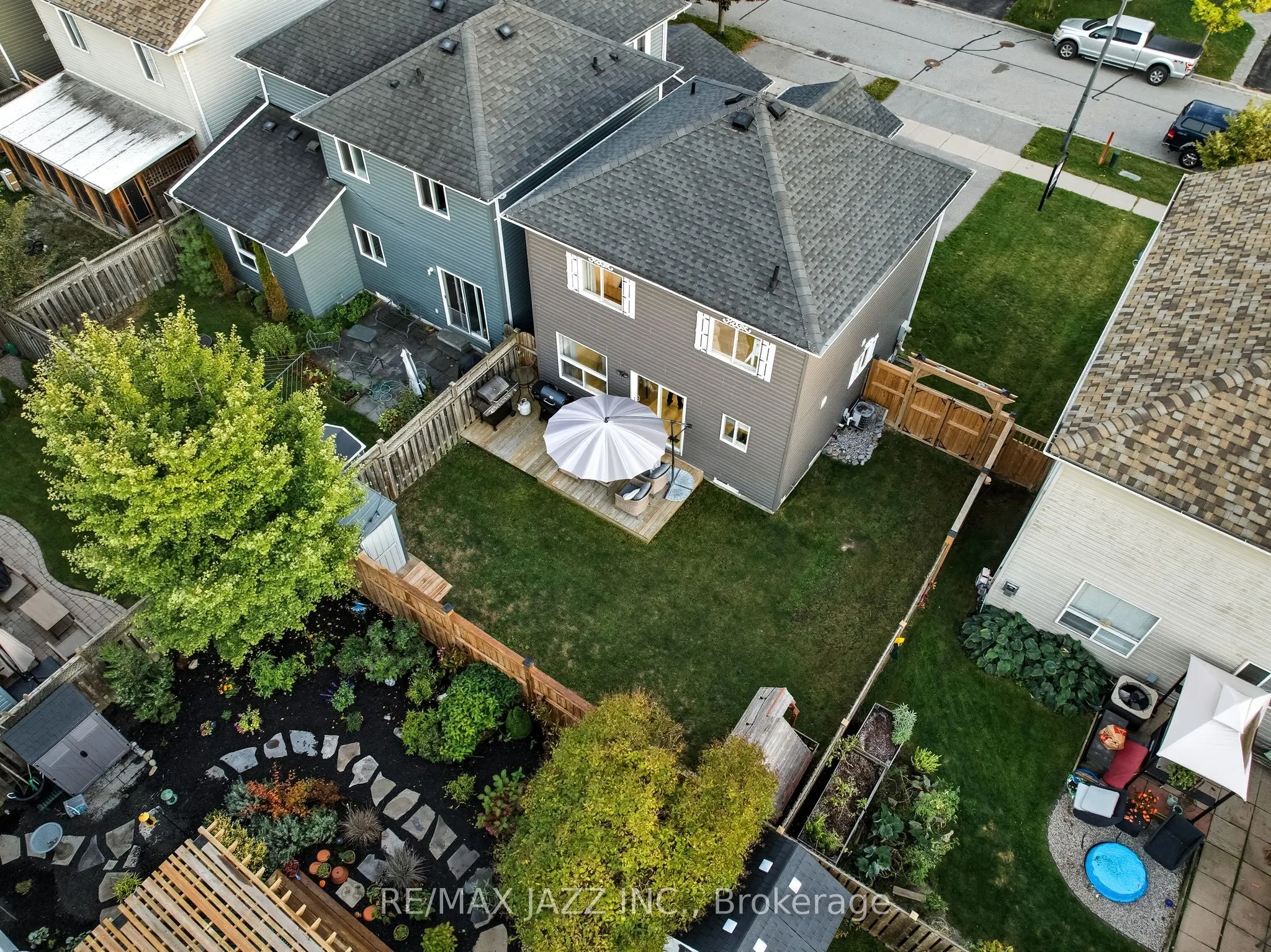 16 Carveth Crescent