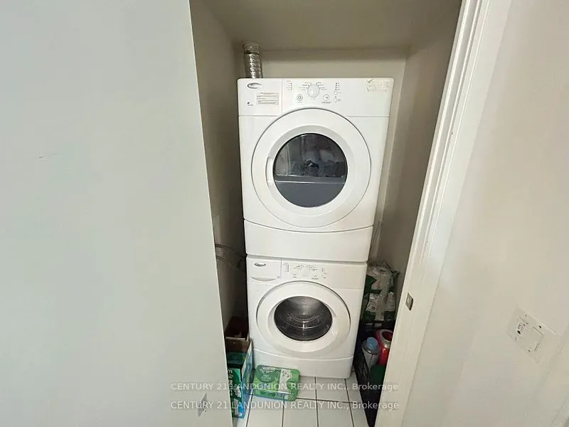 151 Village Green Square, #1401