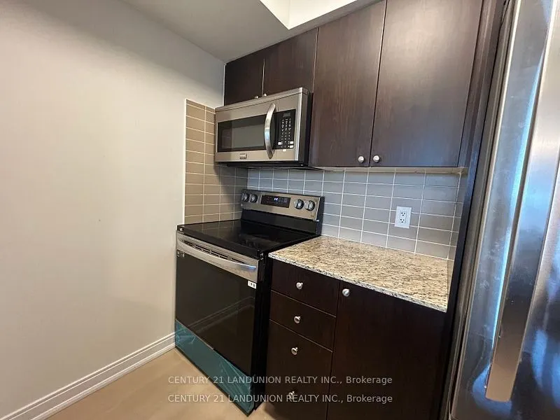 151 Village Green Square, #1401