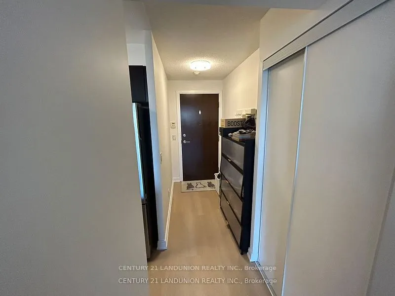 151 Village Green Square, #1401