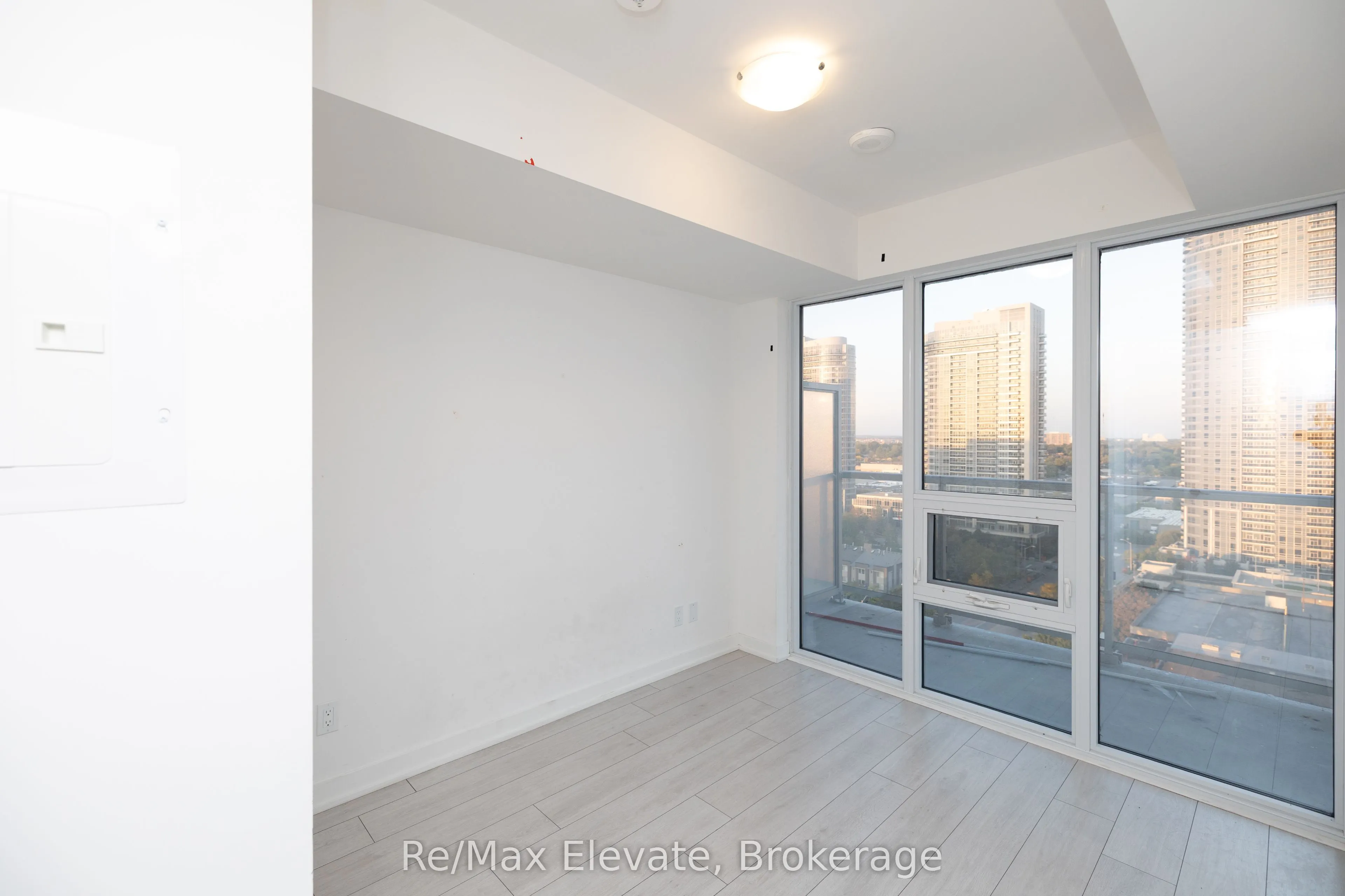 2033 Kennedy Road, #1068
