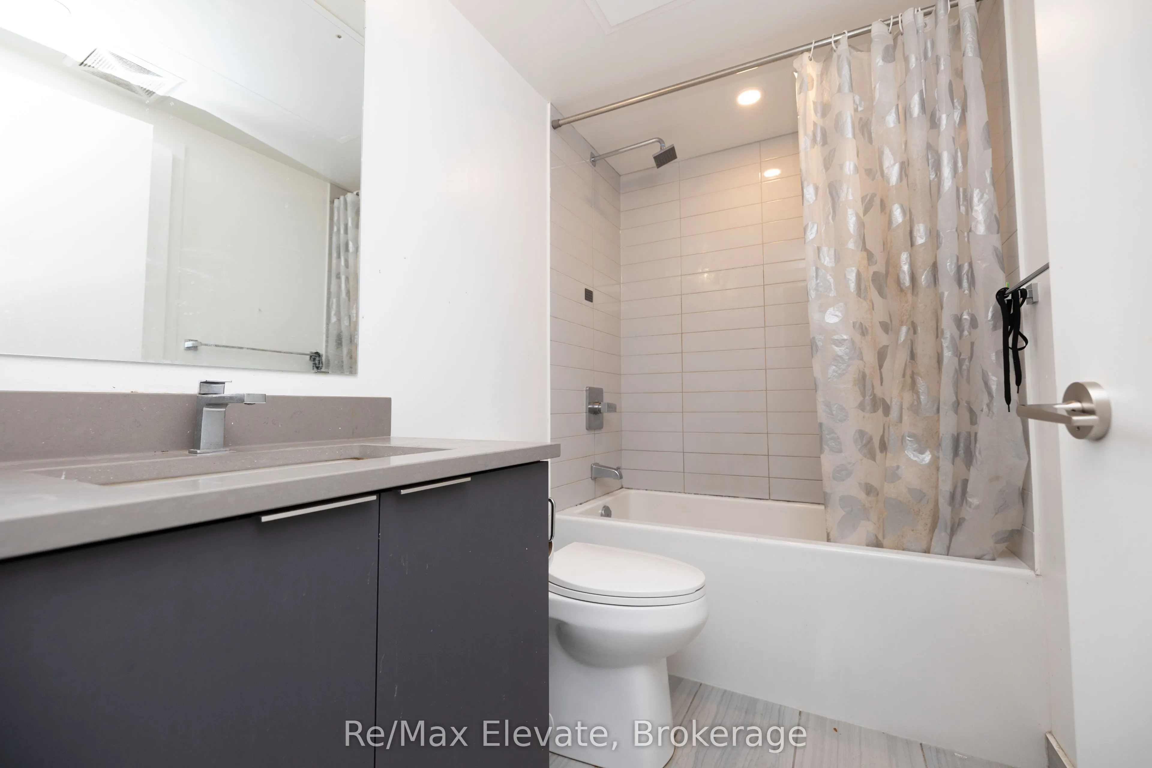 2033 Kennedy Road, #1068