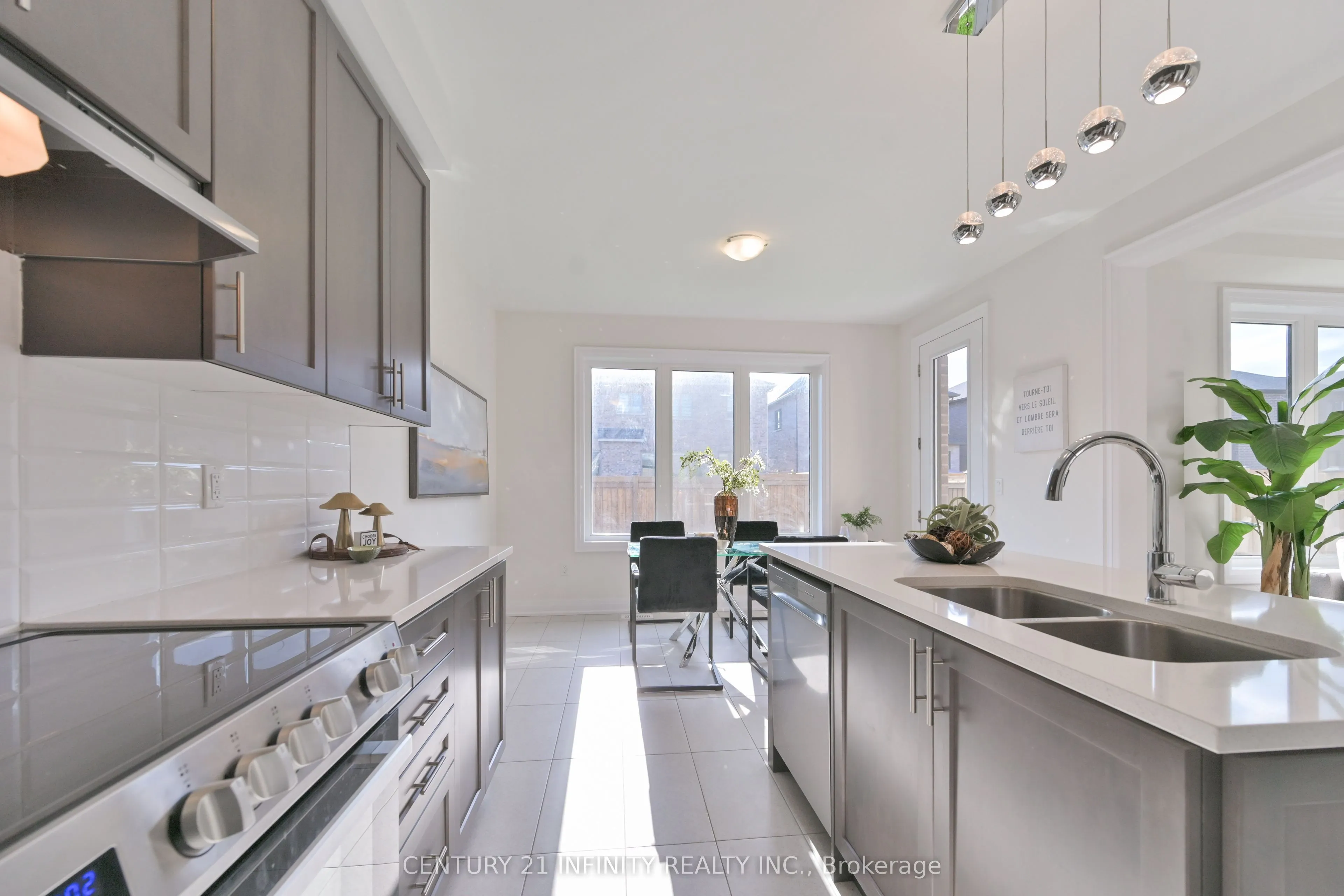 10 Hoad Street