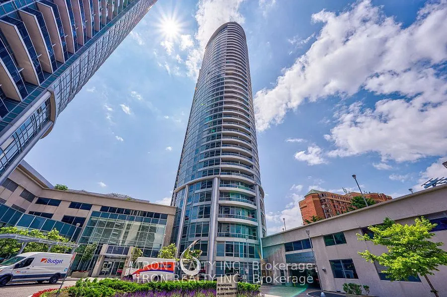 125 Village Green Square, #3102
