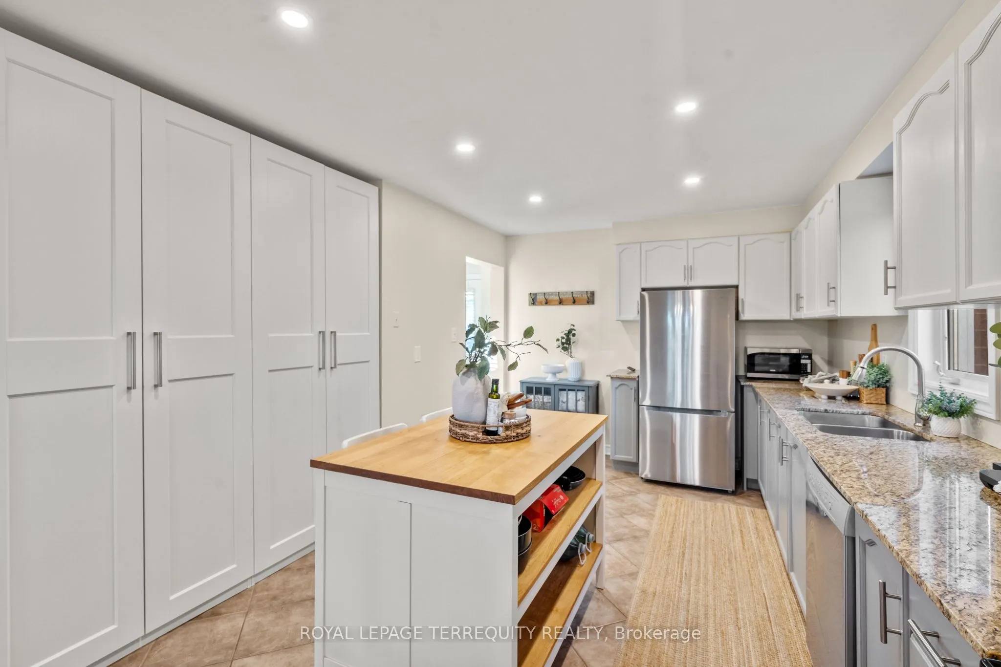 43 Champine Square