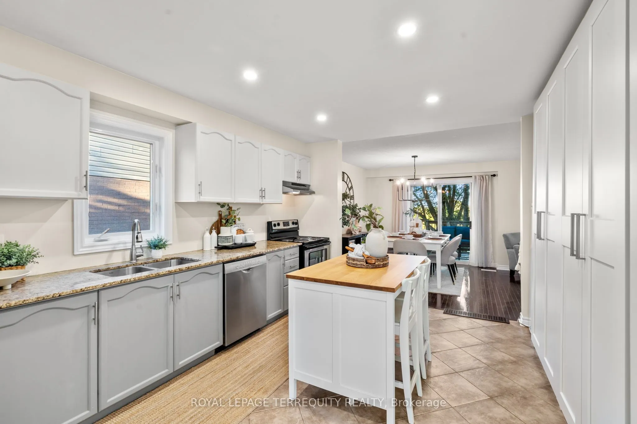 43 Champine Square