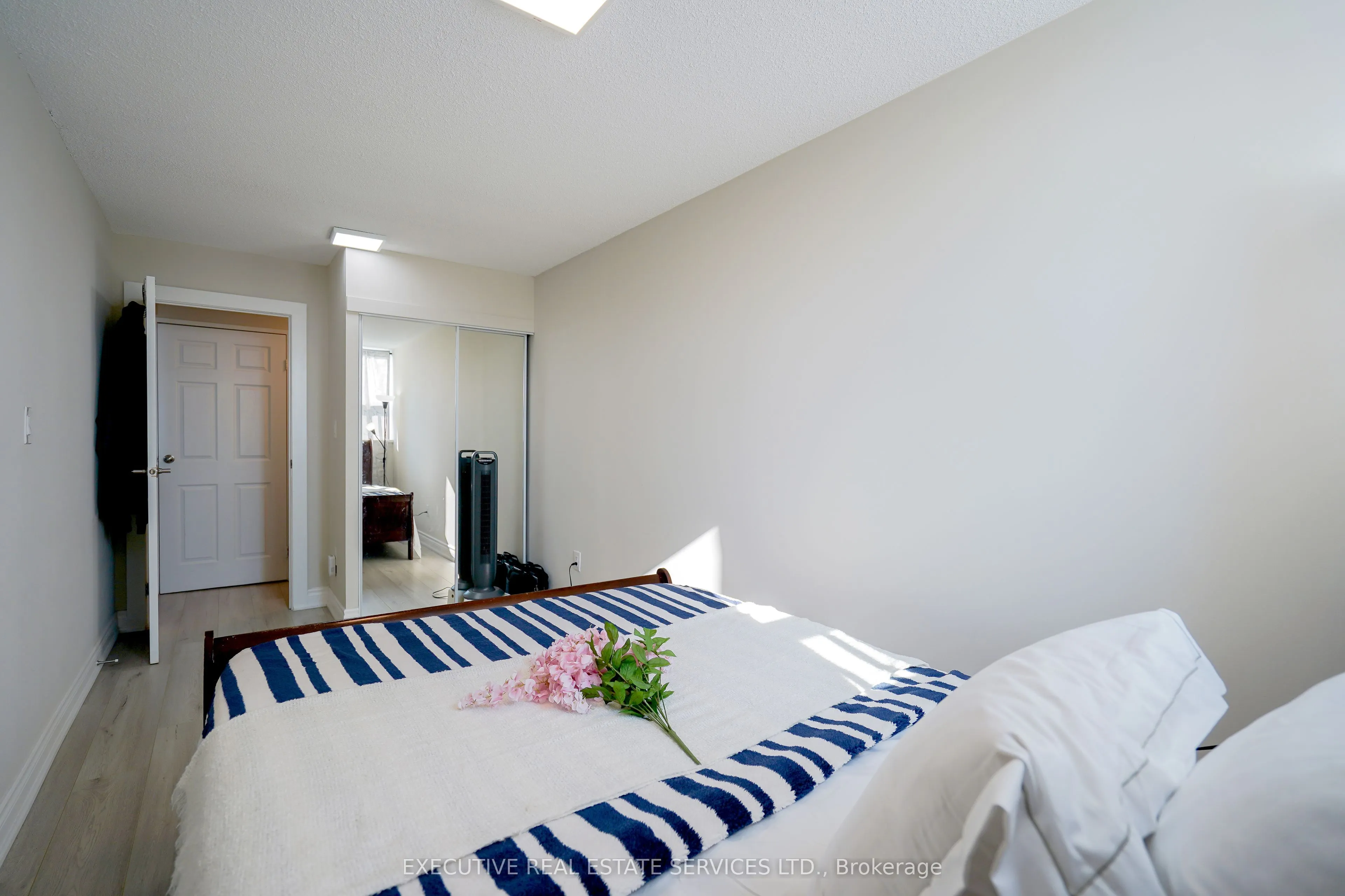 100 Wingarden Court, #605