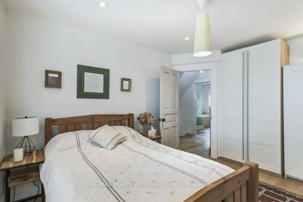 8 Wolfrey Avenue