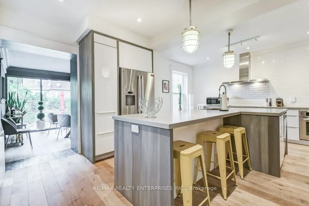 8 Wolfrey Avenue