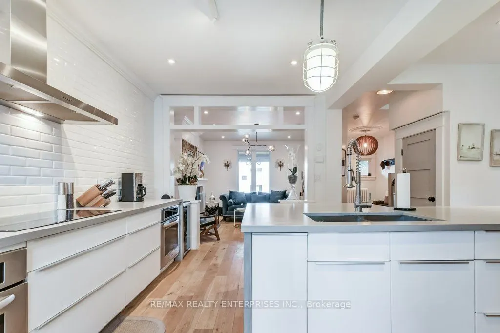 8 Wolfrey Avenue