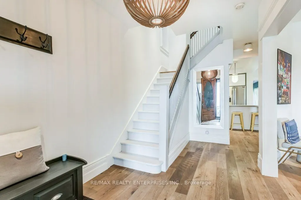 8 Wolfrey Avenue