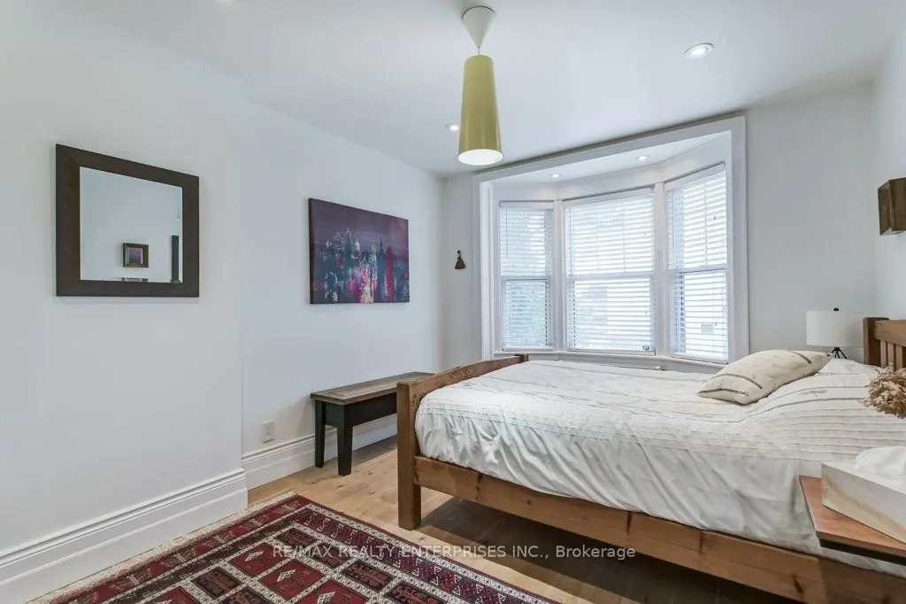 8 Wolfrey Avenue