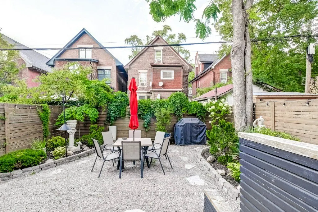 8 Wolfrey Avenue