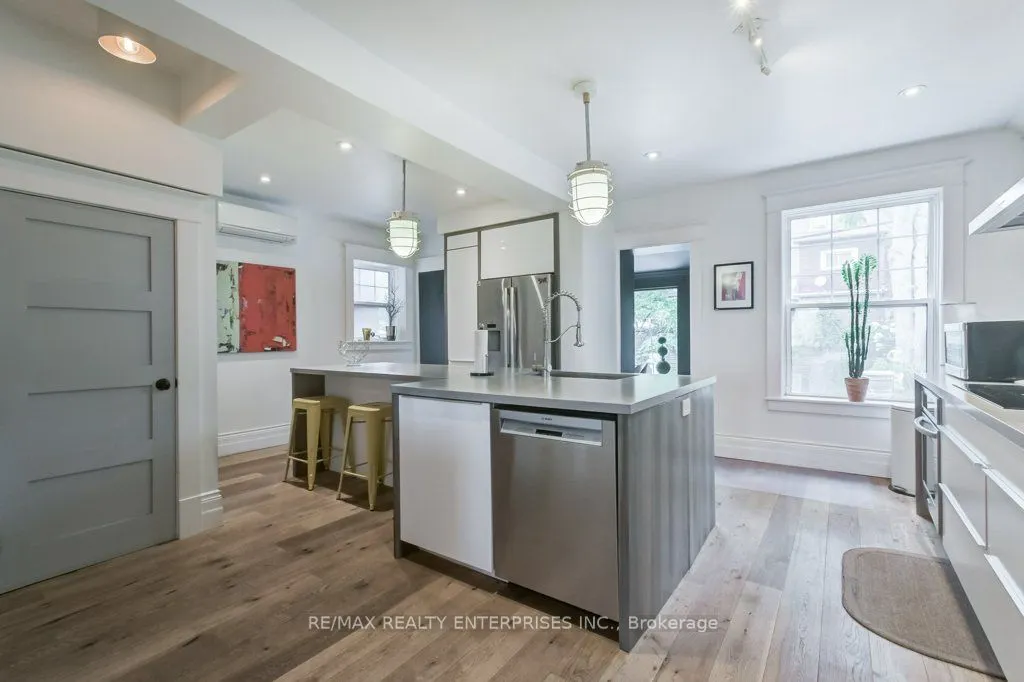 8 Wolfrey Avenue
