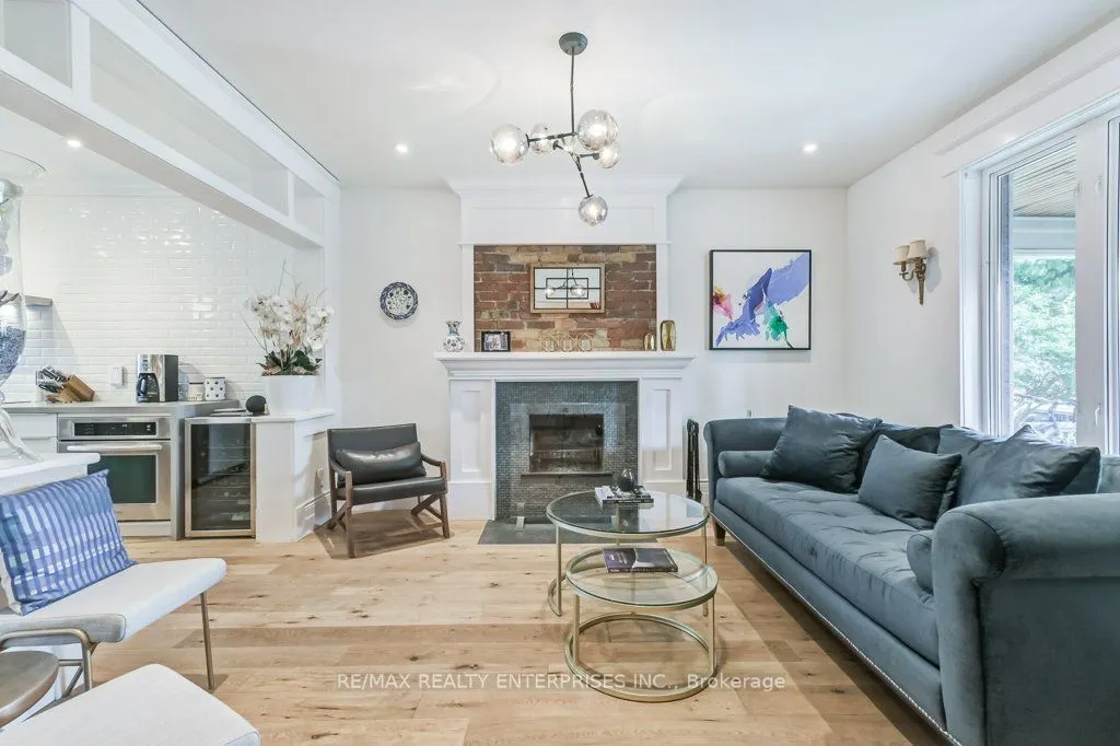 8 Wolfrey Avenue
