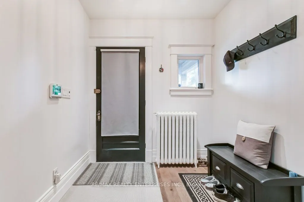 8 Wolfrey Avenue