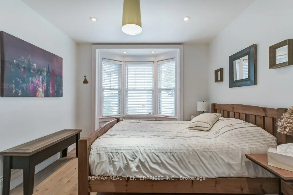 8 Wolfrey Avenue