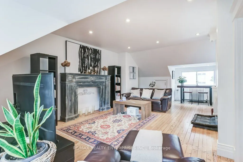 8 Wolfrey Avenue