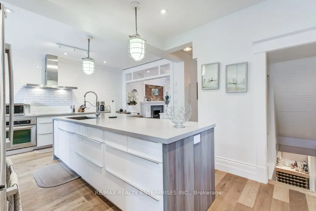 8 Wolfrey Avenue