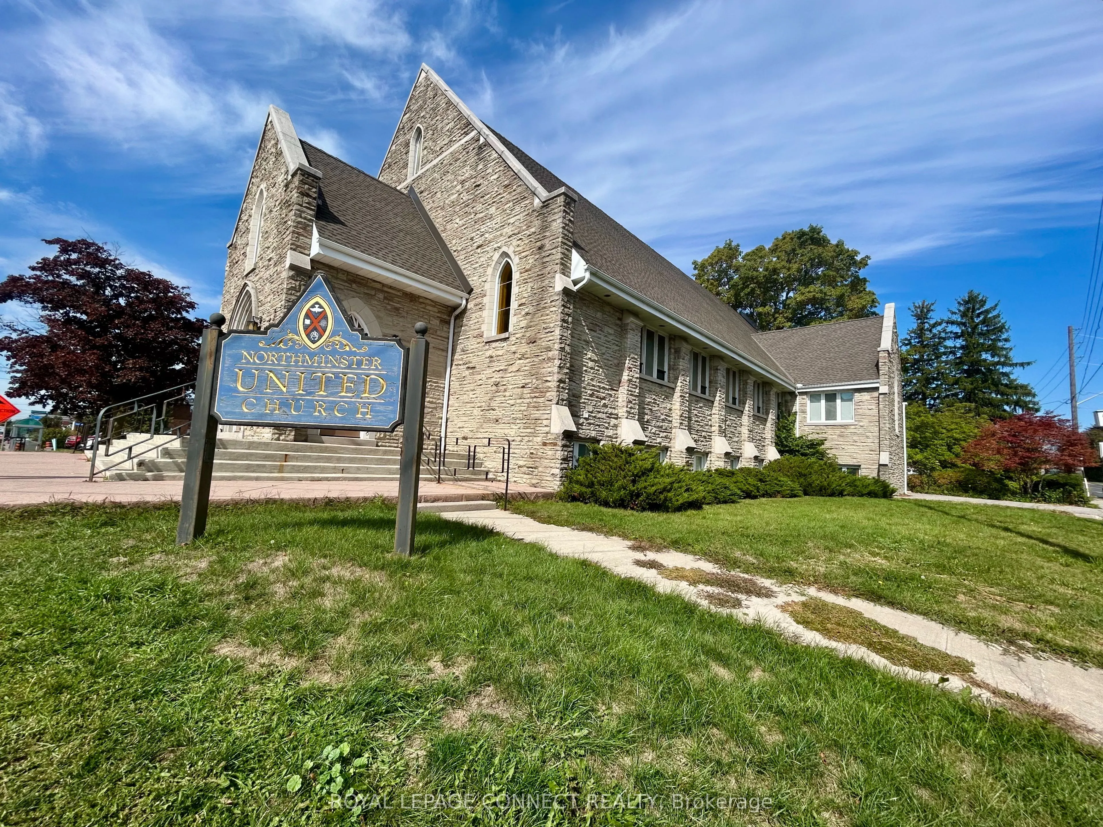 676 Simcoe Street N, #lower, off